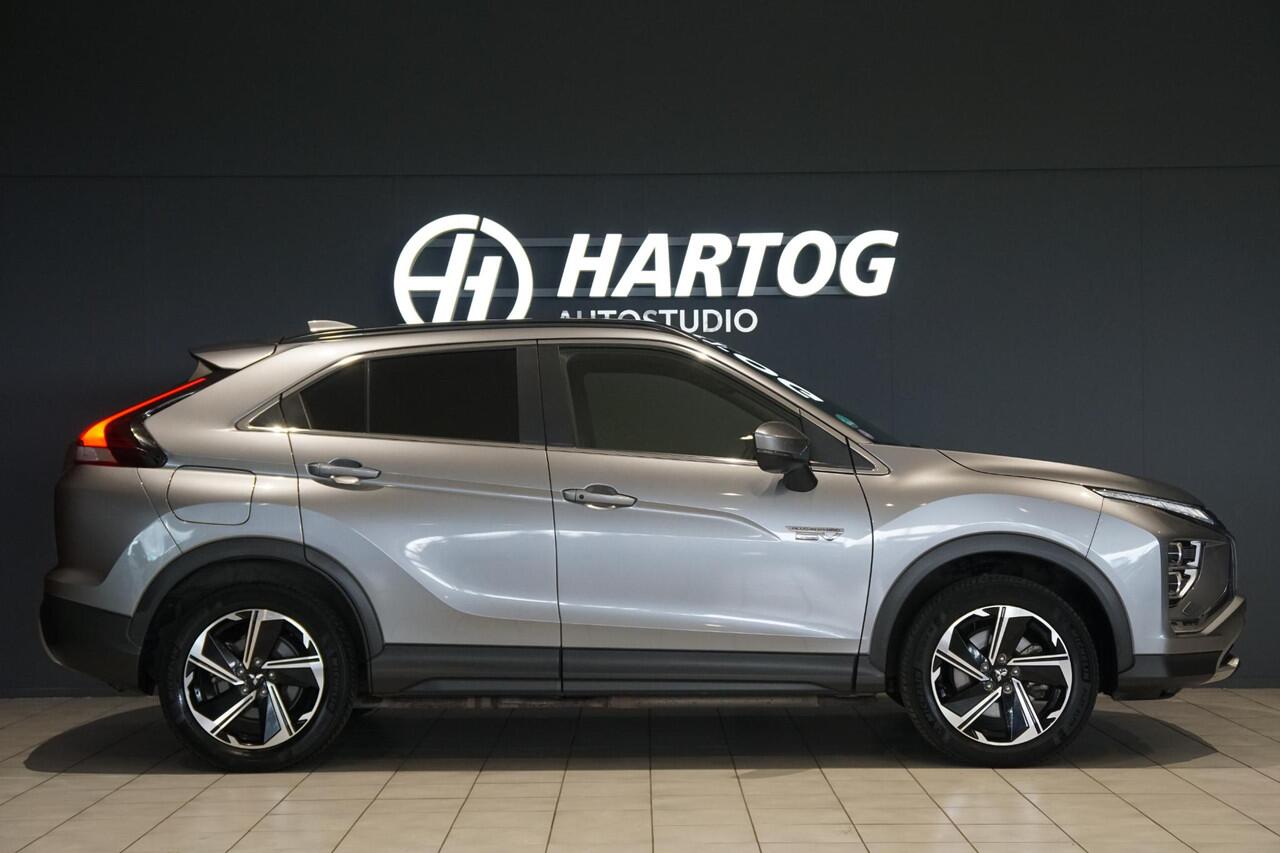 Mitsubishi ECLIPSE Cross 2.4 PHEV First Edition + HEAD-UP / 360 CAMERA /