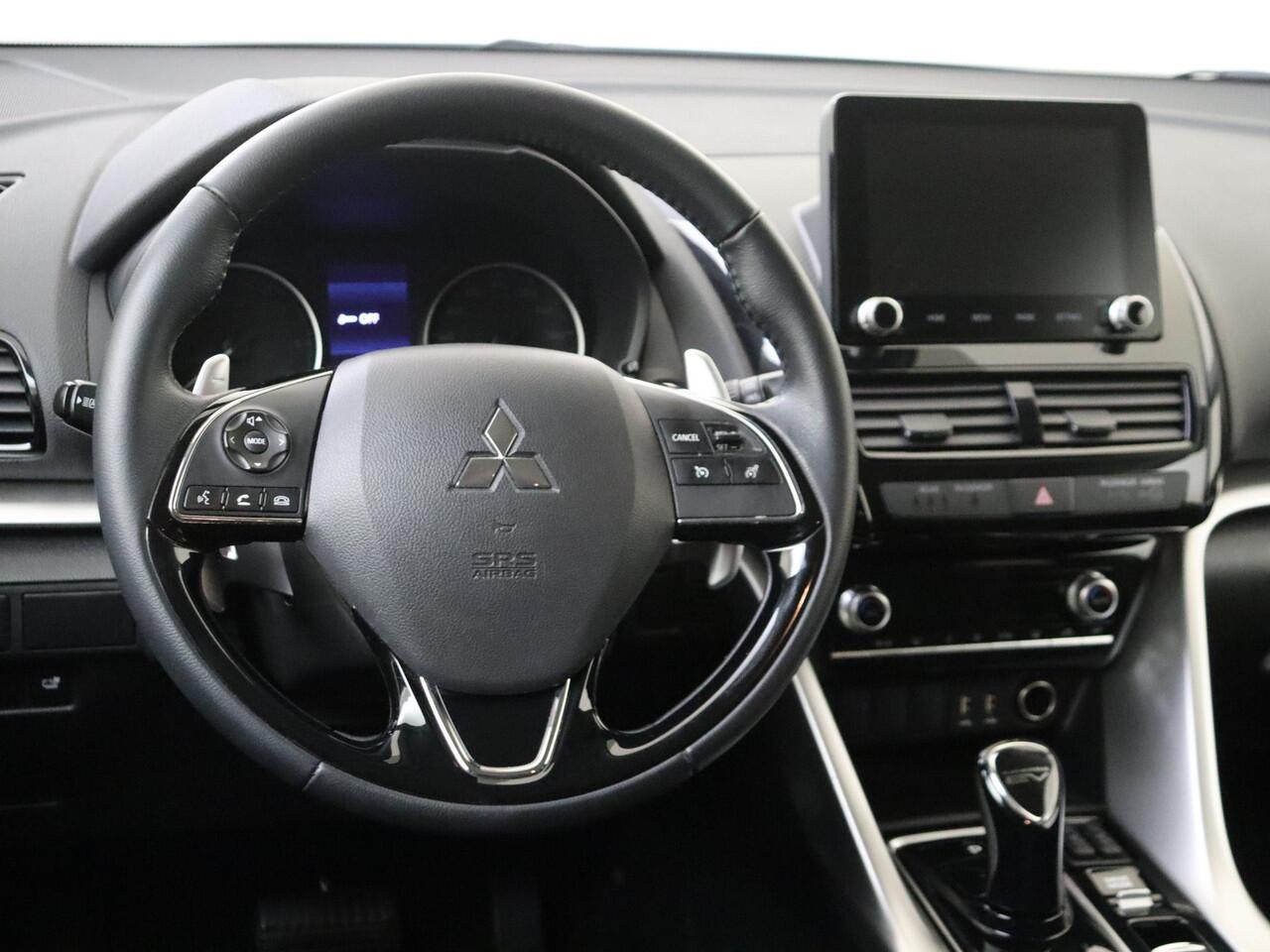 Mitsubishi ECLIPSE Cross 2.4 PHEV Intense 188PK | Navigatie | Climate Control | Parkeersensoren Achter | Achteruitrijcamera | Keyless Entry | Cruise Control & Snelheidsbegrenzer