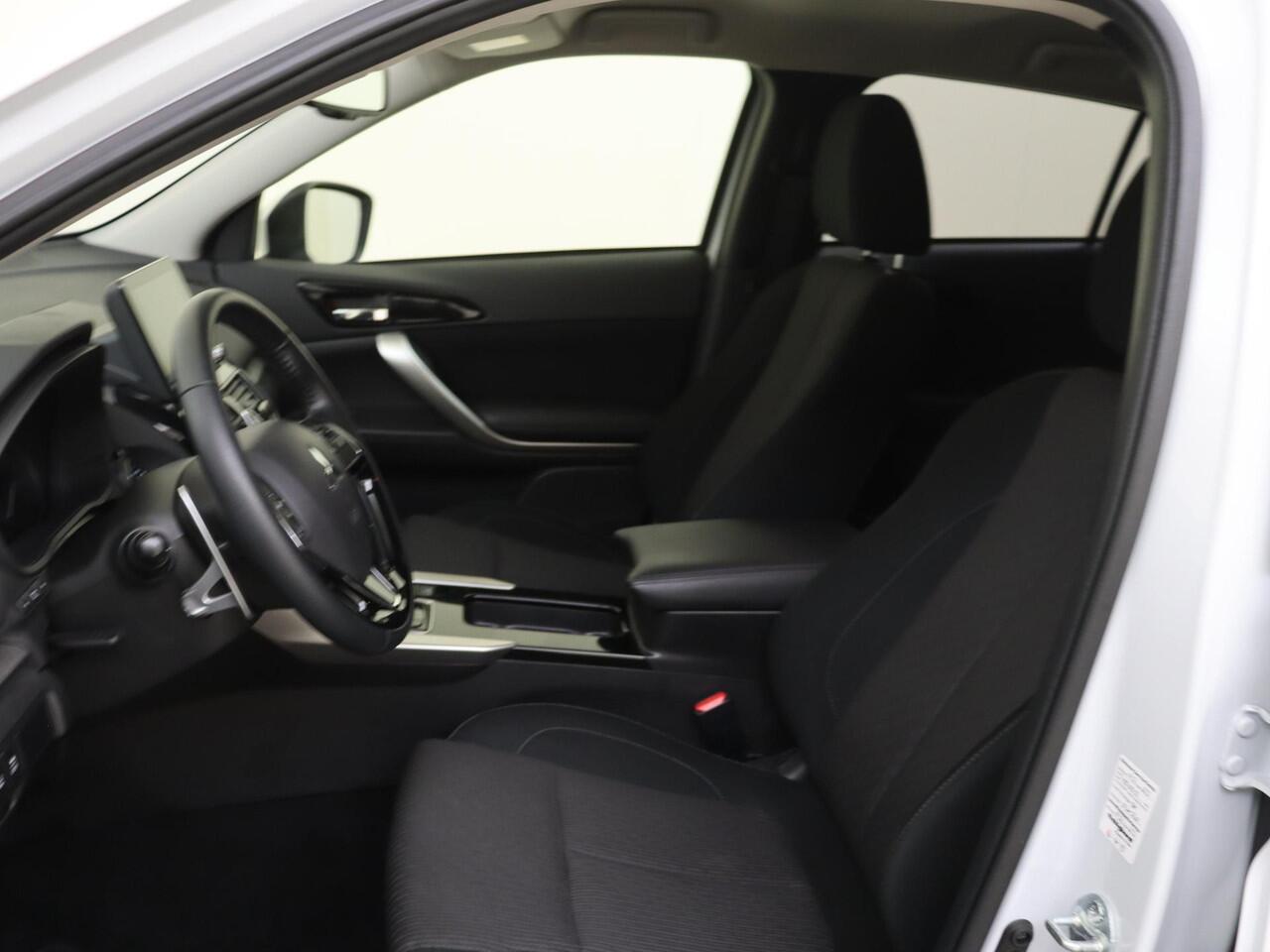 Mitsubishi ECLIPSE Cross 2.4 PHEV Intense 188PK | Navigatie | Climate Control | Parkeersensoren Achter | Achteruitrijcamera | Keyless Entry | Cruise Control & Snelheidsbegrenzer