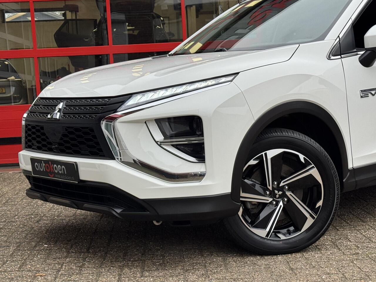 Mitsubishi ECLIPSE Cross 2.4 PHEV Intense *CRUISE/CAMERA/APPLECARPLAY*