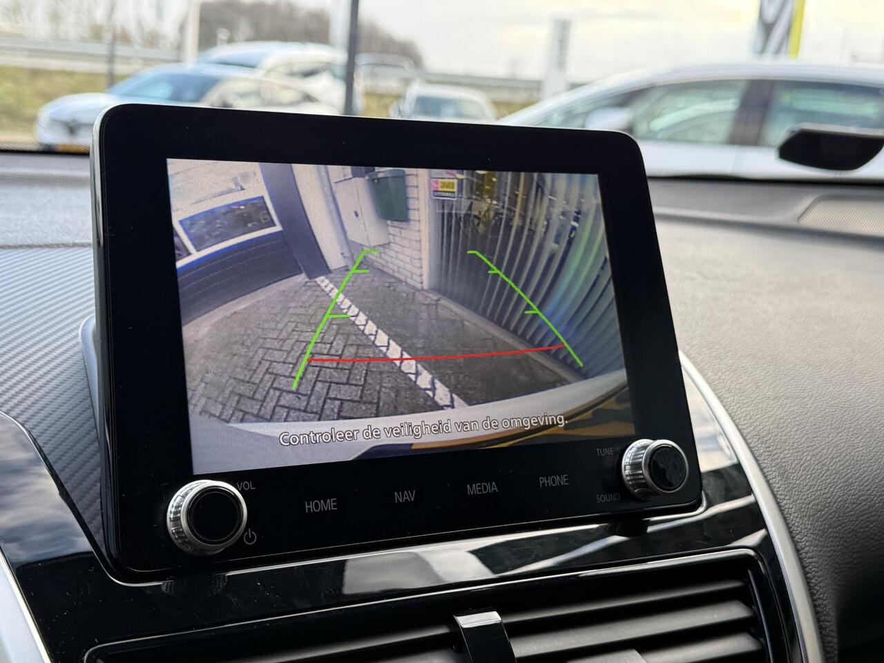 Mitsubishi ECLIPSE Cross 2.4 PHEV Intense | Trekhaak afneembaar | Navigatie | Stoelverwarming | Achteruitrijcamera | Elektrische stoelen |