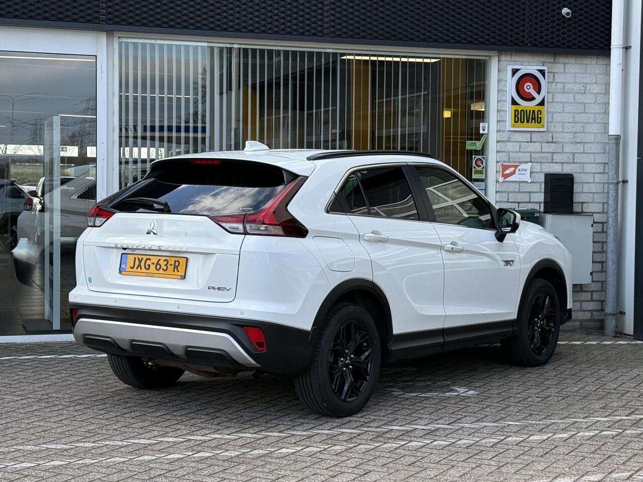 Mitsubishi ECLIPSE Cross 2.4 PHEV Intense | Trekhaak afneembaar | Navigatie | Stoelverwarming | Achteruitrijcamera | Elektrische stoelen |