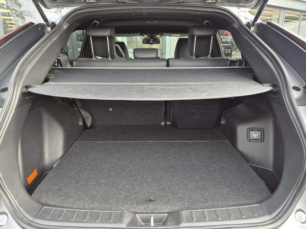 Mitsubishi ECLIPSE Cross 2.4 PHEV First Edition | Trekhaak | Navigatie |