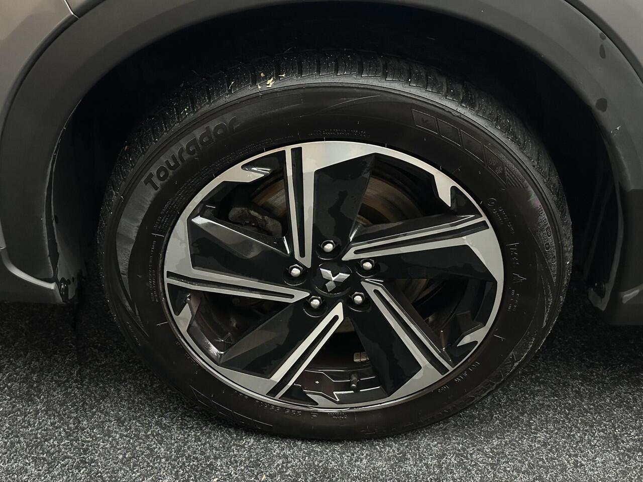 Mitsubishi ECLIPSE Cross 2.4 PHEV Intense Camera Line Assist Stoelverwarming