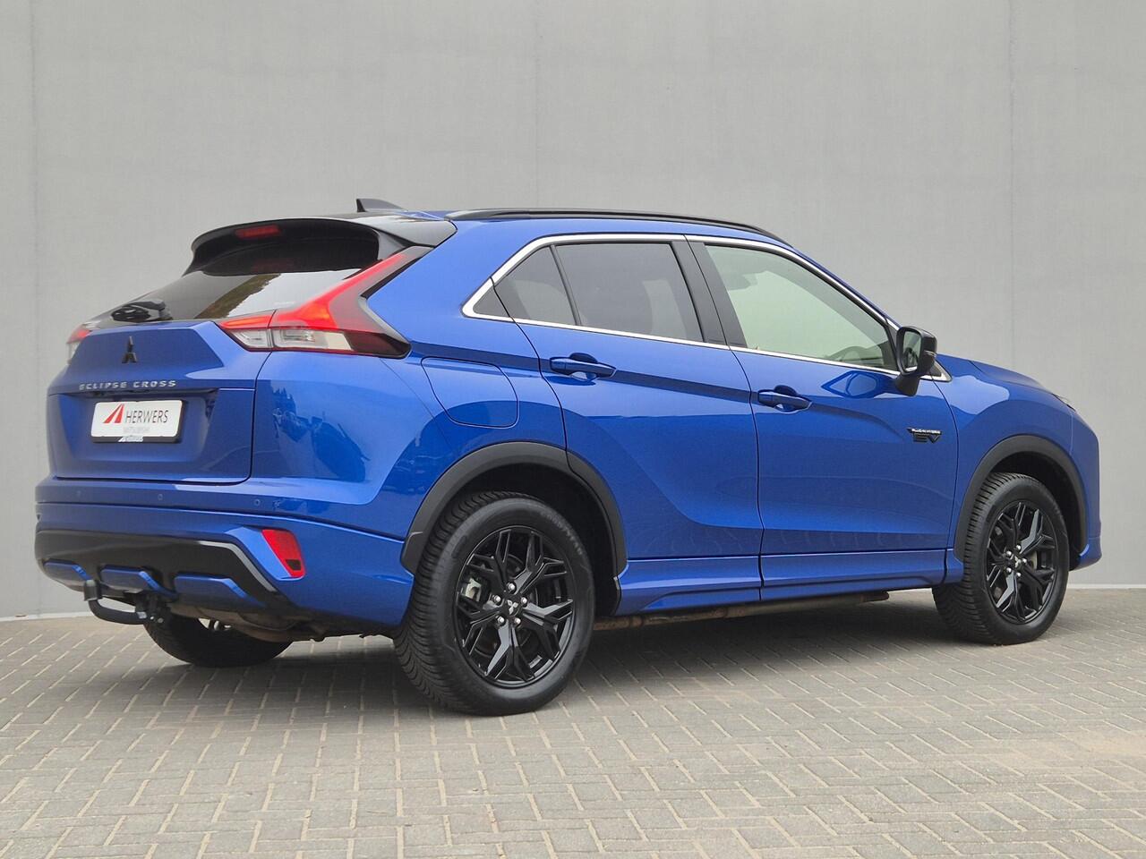 Mitsubishi ECLIPSE Cross 2.4 PHEV Plug-in Black Edition Automaat / Afneembare trekhaak / 1500kg Trekgewicht / Allseason banden / tot 8 jaar Garantie / Rondomzicht camera / Stuur-, Stoel en Achterbankverwarming / Adaptief CC /