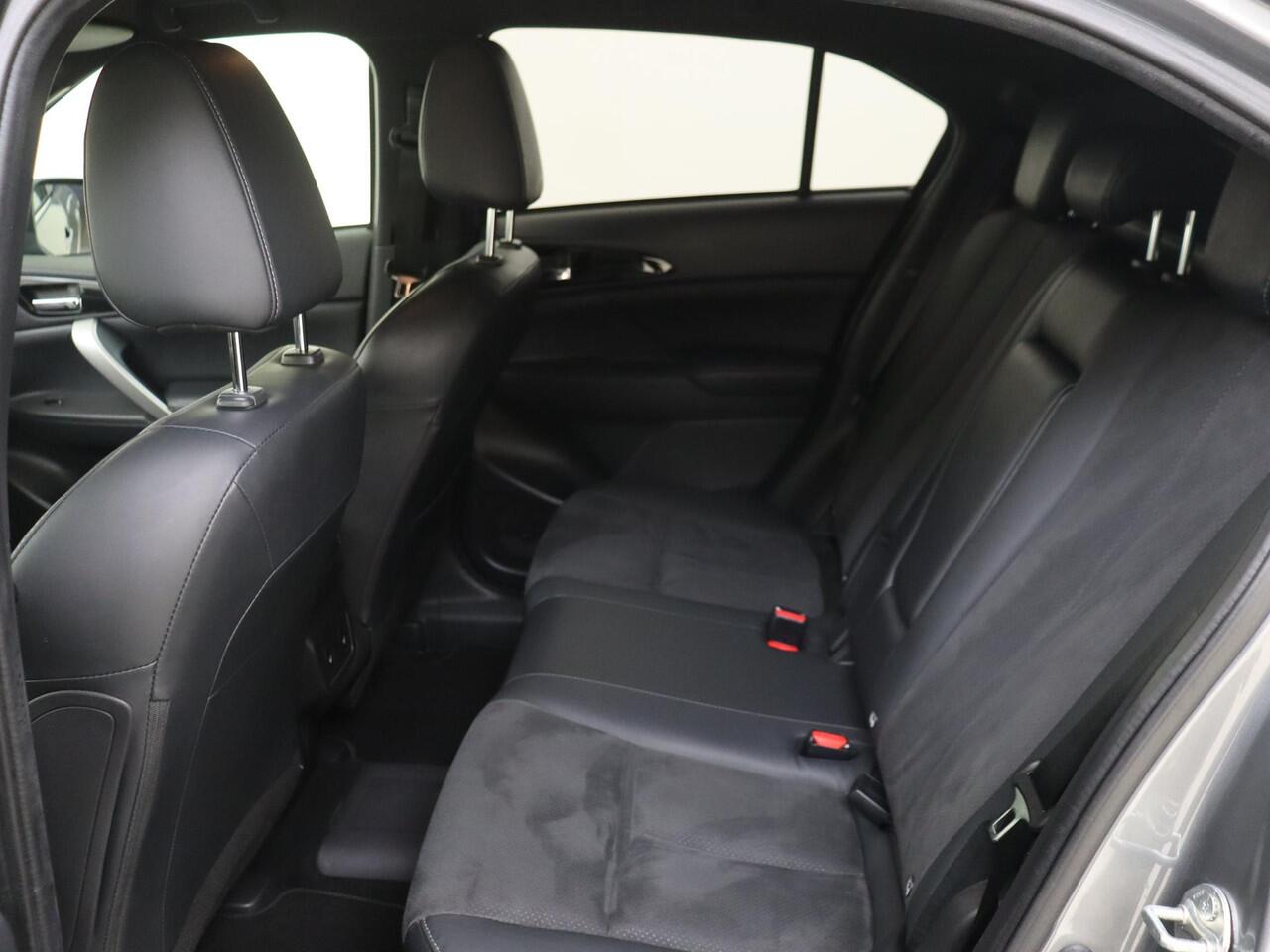 Mitsubishi ECLIPSE Cross 2.4 PHEV Executive | 1e Eigenaar / Camera / Navi / Pack Winter / Trekhaak