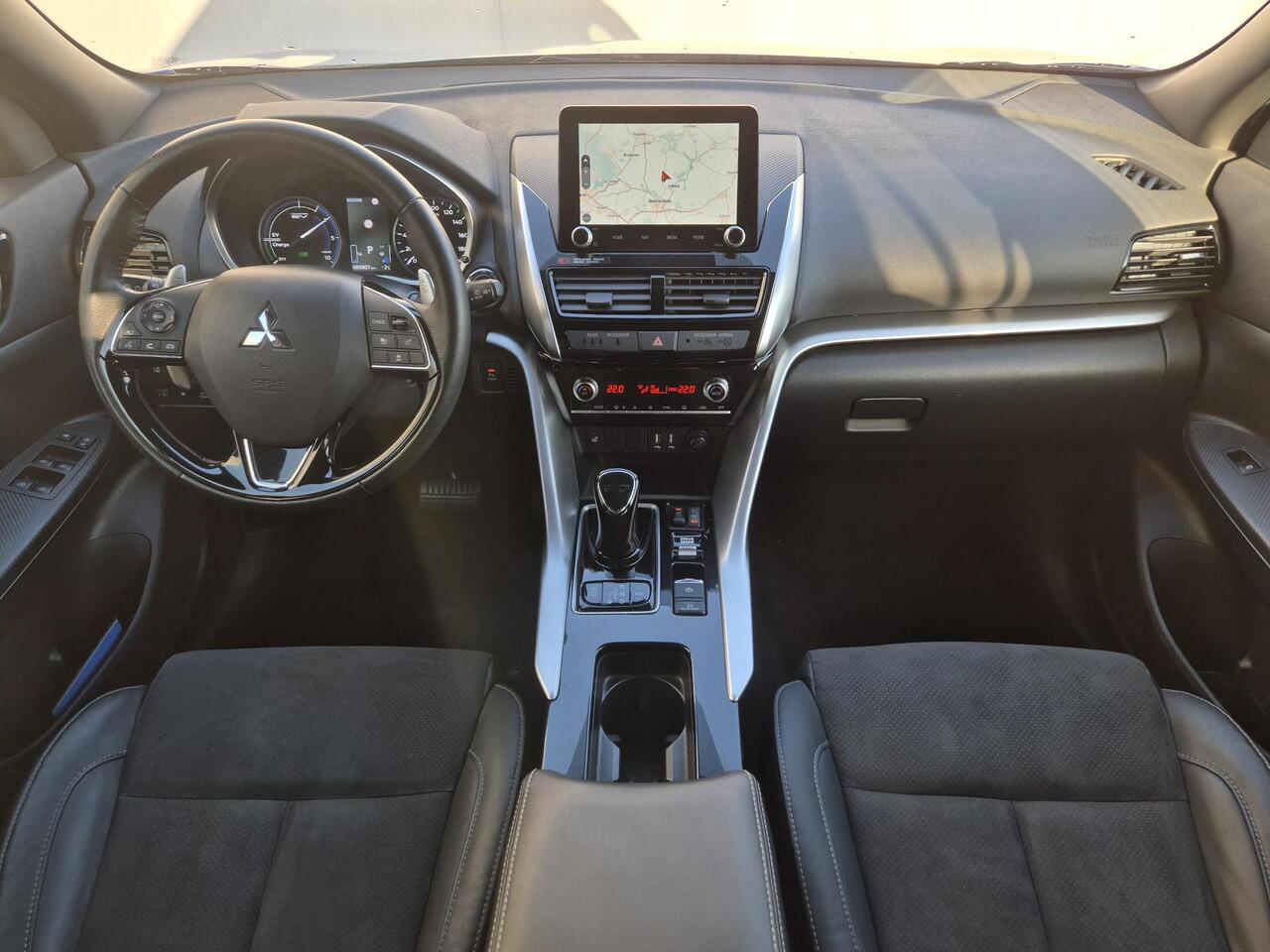 Mitsubishi ECLIPSE Cross 2.4 PHEV Plug-in Executive Automaat / Fabrieksgarantie tot 12-2030 / Allseason banden / Trekgewicht 1500 kg / Stuur-. Stoel en Achterbank verwarming / Rondomzicht camera /