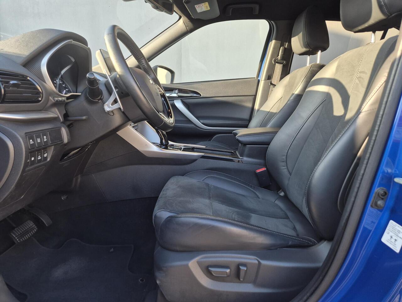 Mitsubishi ECLIPSE Cross 2.4 PHEV Plug-in Executive Automaat / Fabrieksgarantie tot 12-2030 / Allseason banden / Trekgewicht 1500 kg / Stuur-. Stoel en Achterbank verwarming / Rondomzicht camera /