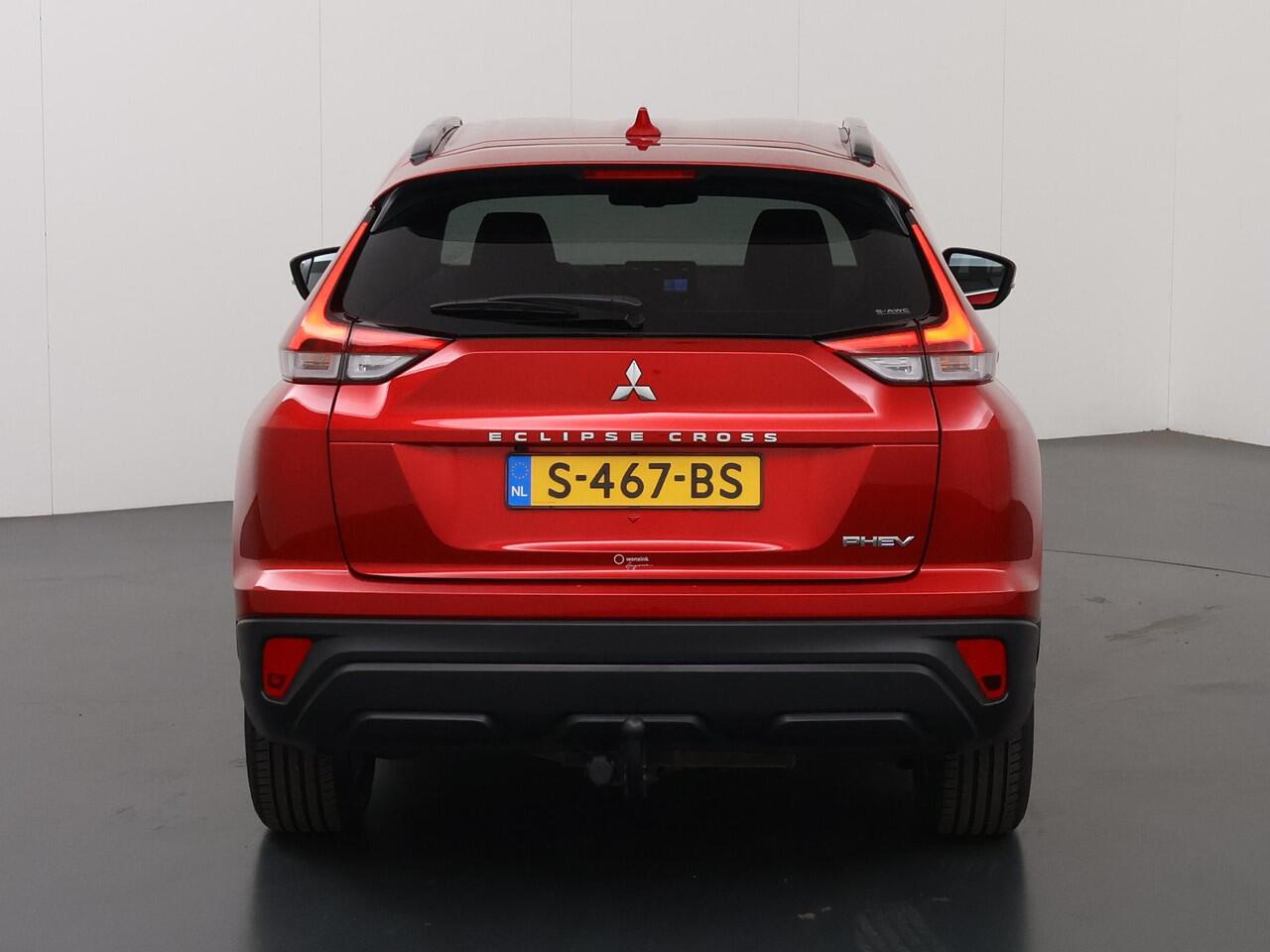 Mitsubishi ECLIPSE Cross 2.4 PHEV Intense | Trekhaak | Parkeercamera | Climate Control | Stoelverwarming | Navigatie via Carplay |