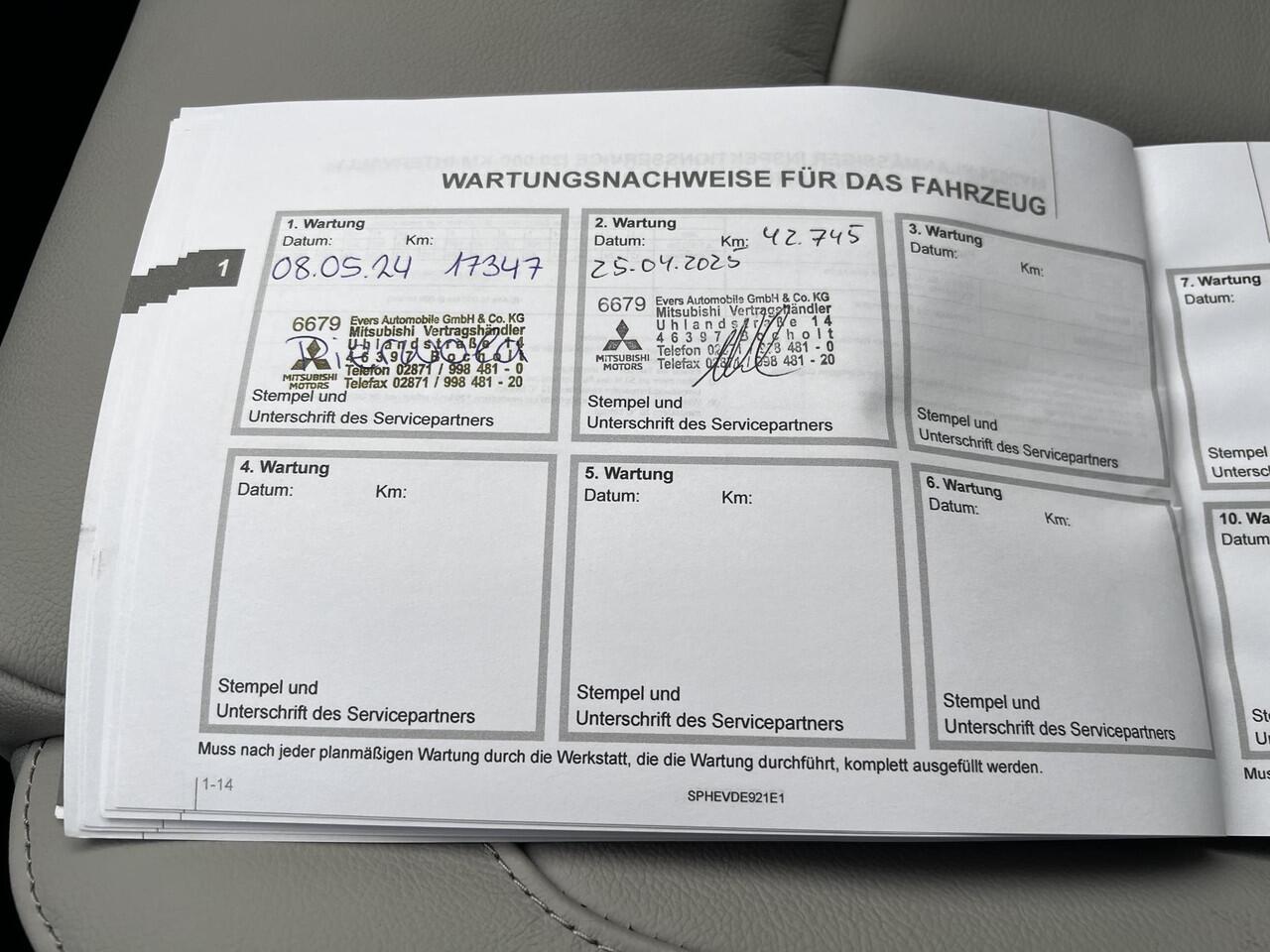 Mitsubishi ECLIPSE Cross 2.4 PLUG-IN HYBRID 4WD S-AWC Executive Automaat / Fabrieksgarantie tot 12-2030 / Trekhaak 1.500 kg / Leder / Elektrische stoelen / Navigatie / Stuur-, stoel - & achterbankverwarming / HUD / Camera 360° / 18" LM wielen + All Season banden /