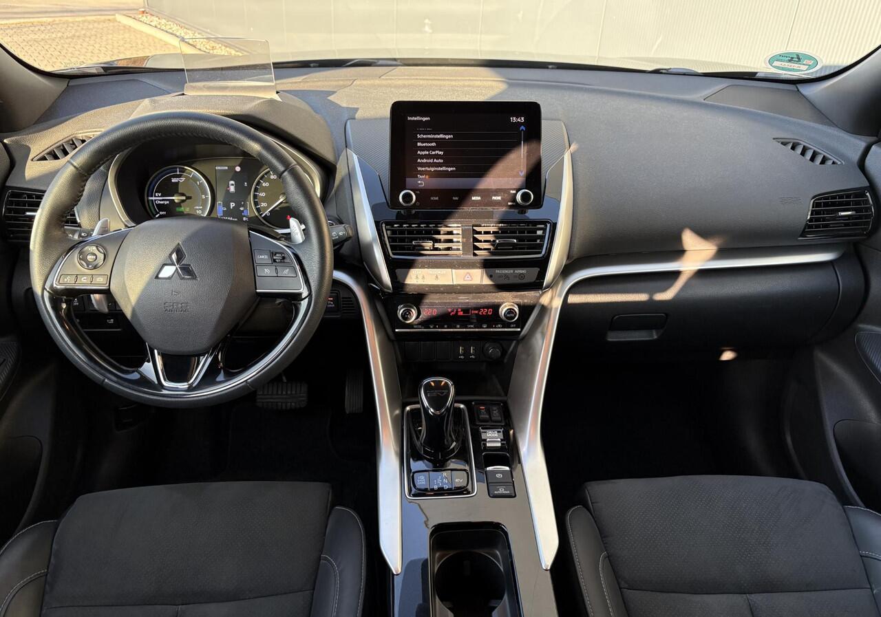 Mitsubishi ECLIPSE Cross 2.4 PHEV Instyle / Trekhaak geremd 1500 kg / Airco / Stoelverwarming / Apple Carplay/Android Auto / Cruise Control /