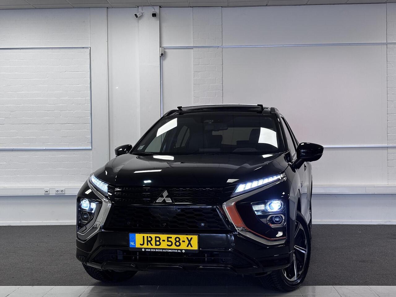 Mitsubishi ECLIPSE Cross 2.4 PHEV Instyle | Leder | Panorama dak | 4seizoenen banden |