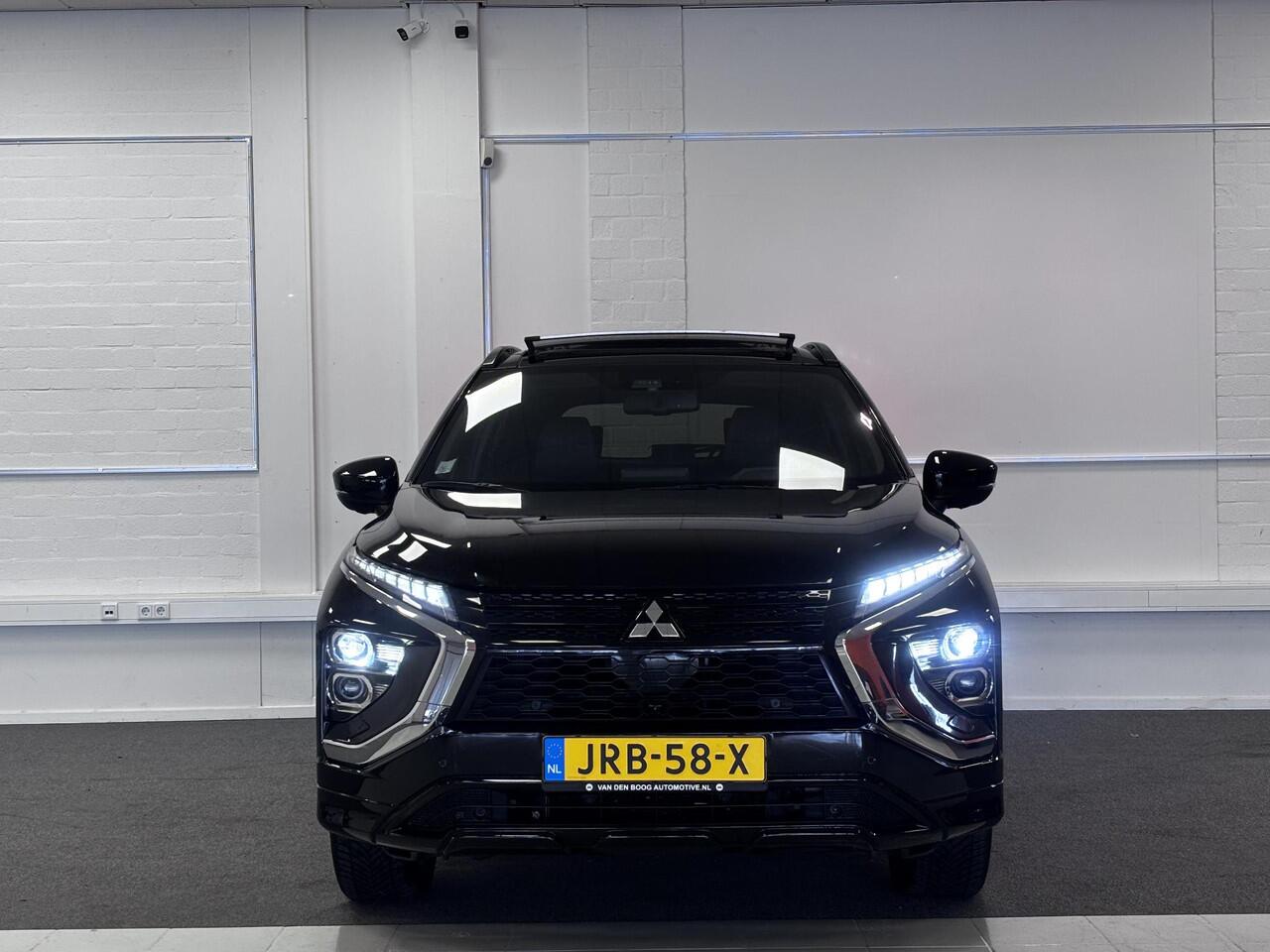 Mitsubishi ECLIPSE Cross 2.4 PHEV Instyle | Leder | Panorama dak | 4seizoenen banden |