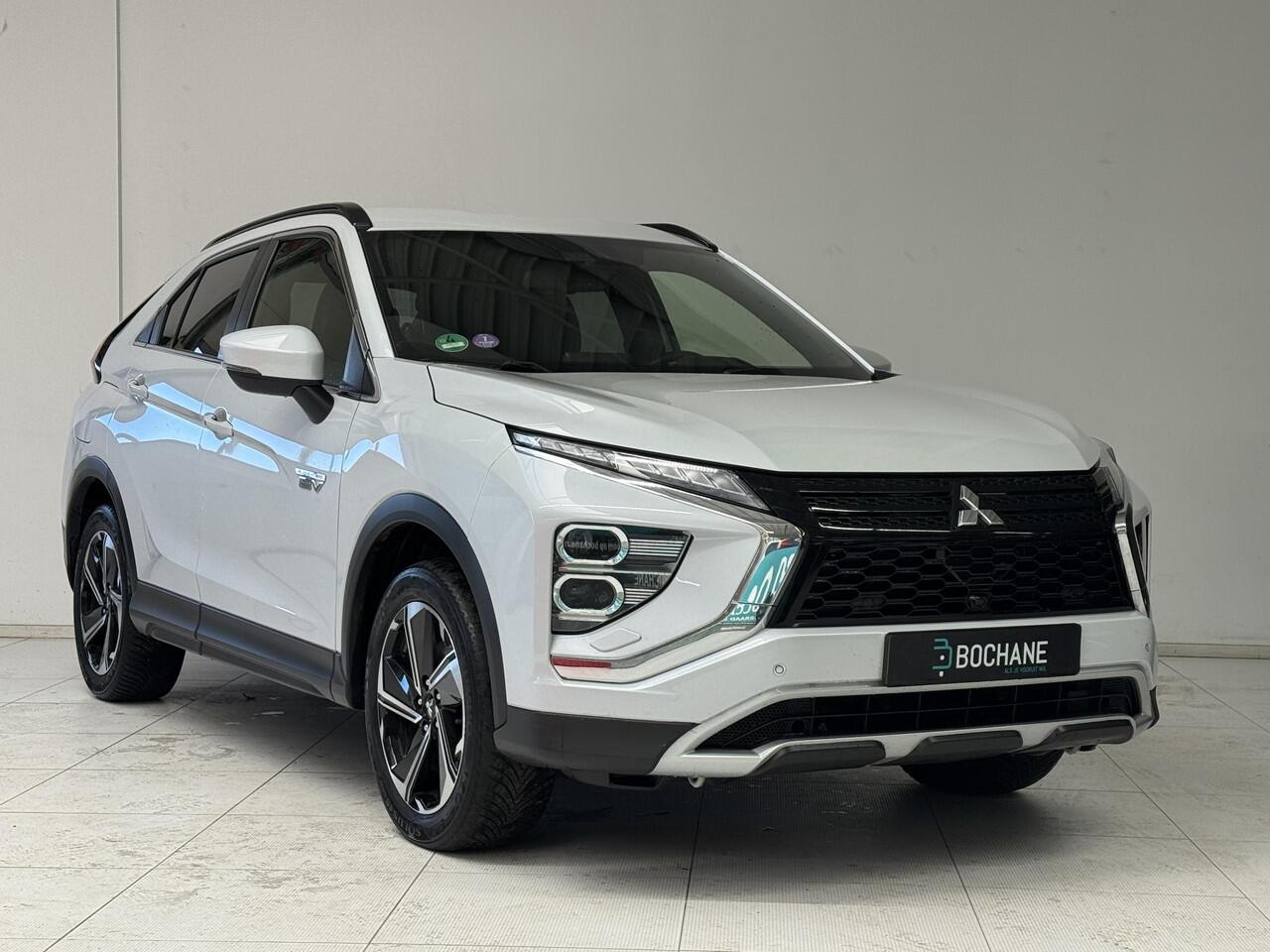 Mitsubishi ECLIPSE Cross 2.4 PHEV Intense+ | Trekhaak | Stoelverwarming | Navigatie | Achteruitrijcamera |