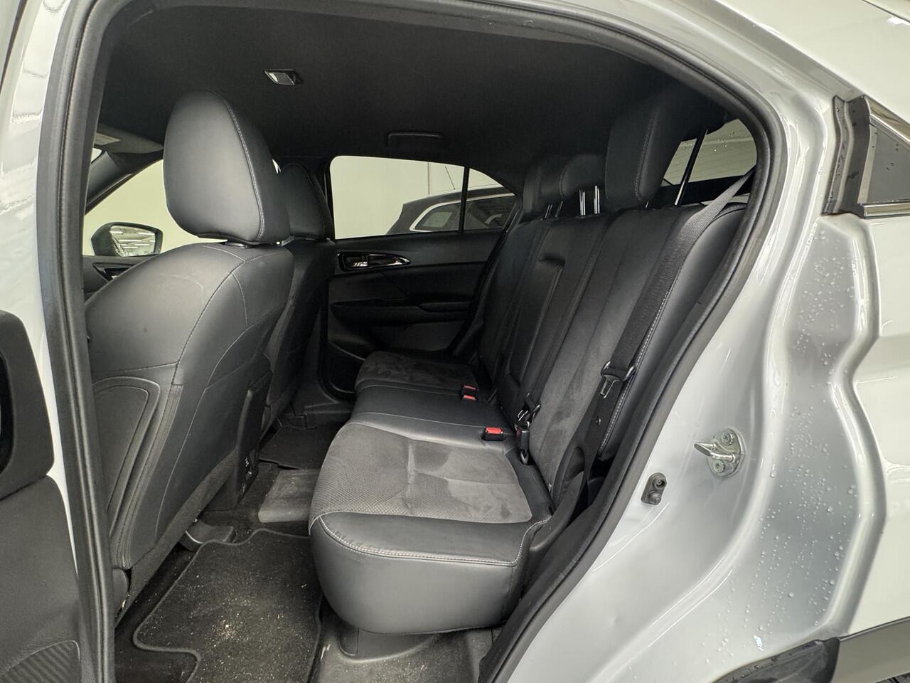 Mitsubishi ECLIPSE Cross 2.4 PHEV Intense+ | Trekhaak | Stoelverwarming | Navigatie | Achteruitrijcamera |
