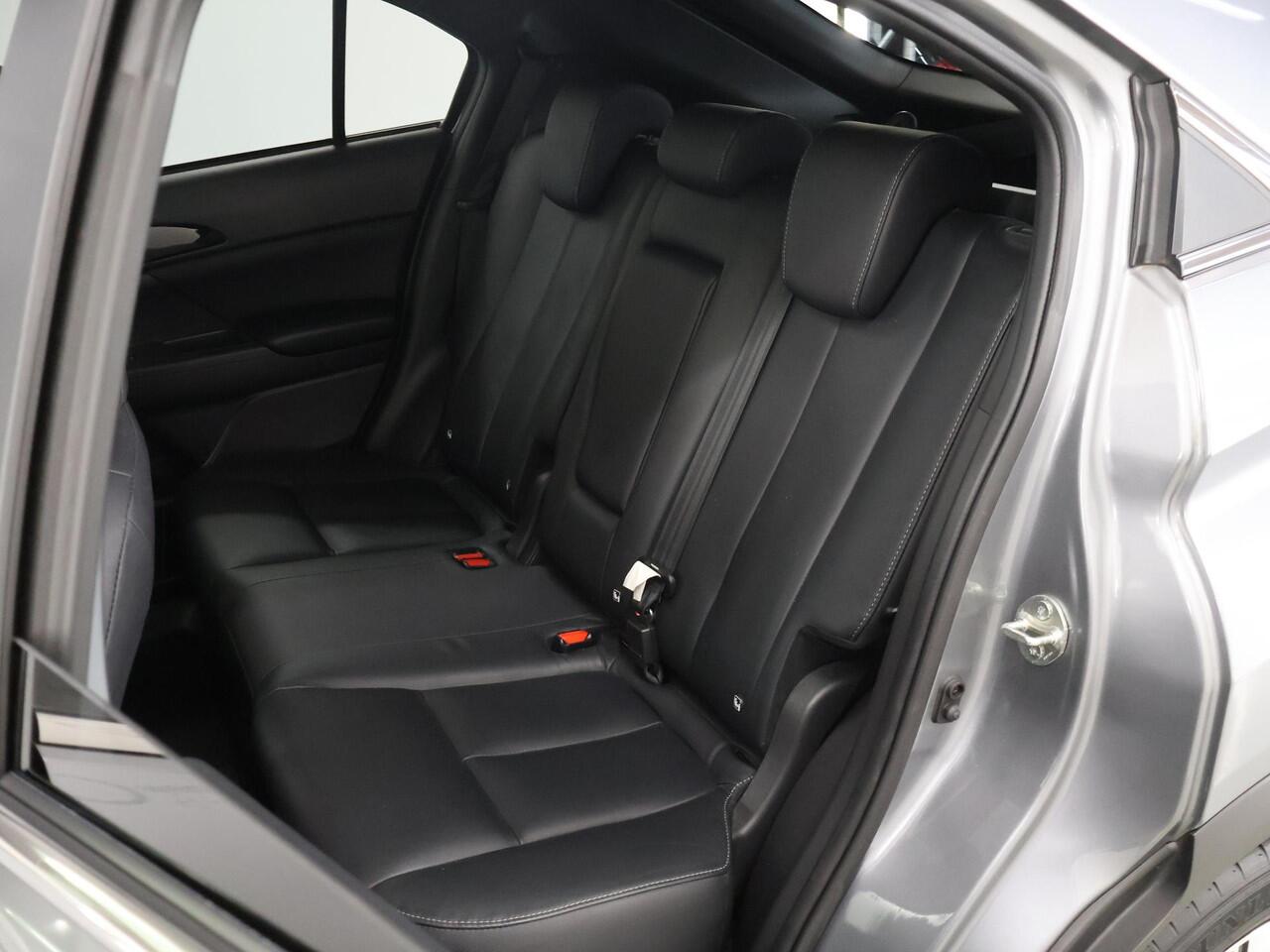 Mitsubishi ECLIPSE Cross 2.4 PHEV Prestige | Trekhaak | Panoramadak | Lederen Interieur | Navigatie | Elek. Stoelen met Geheugen | Stoel/Stuurverwarming | Parkeercamera | DAB | Cruise Control Adaptief | Apple Carplay/Android Auto |