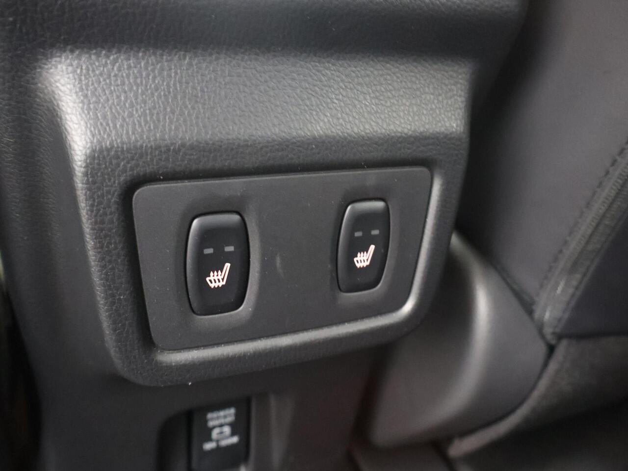 Mitsubishi ECLIPSE Cross 2.4 PHEV Prestige | Trekhaak | Panoramadak | Lederen Interieur | Navigatie | Elek. Stoelen met Geheugen | Stoel/Stuurverwarming | Parkeercamera | DAB | Cruise Control Adaptief | Apple Carplay/Android Auto |