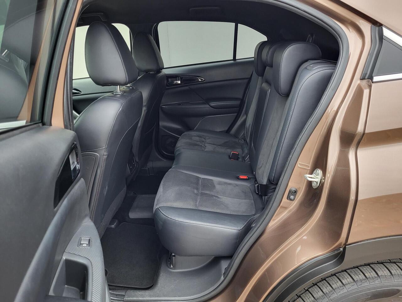 Mitsubishi ECLIPSE Cross 2.4 PHEV Business Executive / 5 jaar Fabrieksgarantie* / 1500 kg Trekgewicht / Navigatie / 360° camera / Achterbank-, stuur- en voorstoelverwarming / Adaptieve Cruise Control /Android Auto / Apple Carplay /