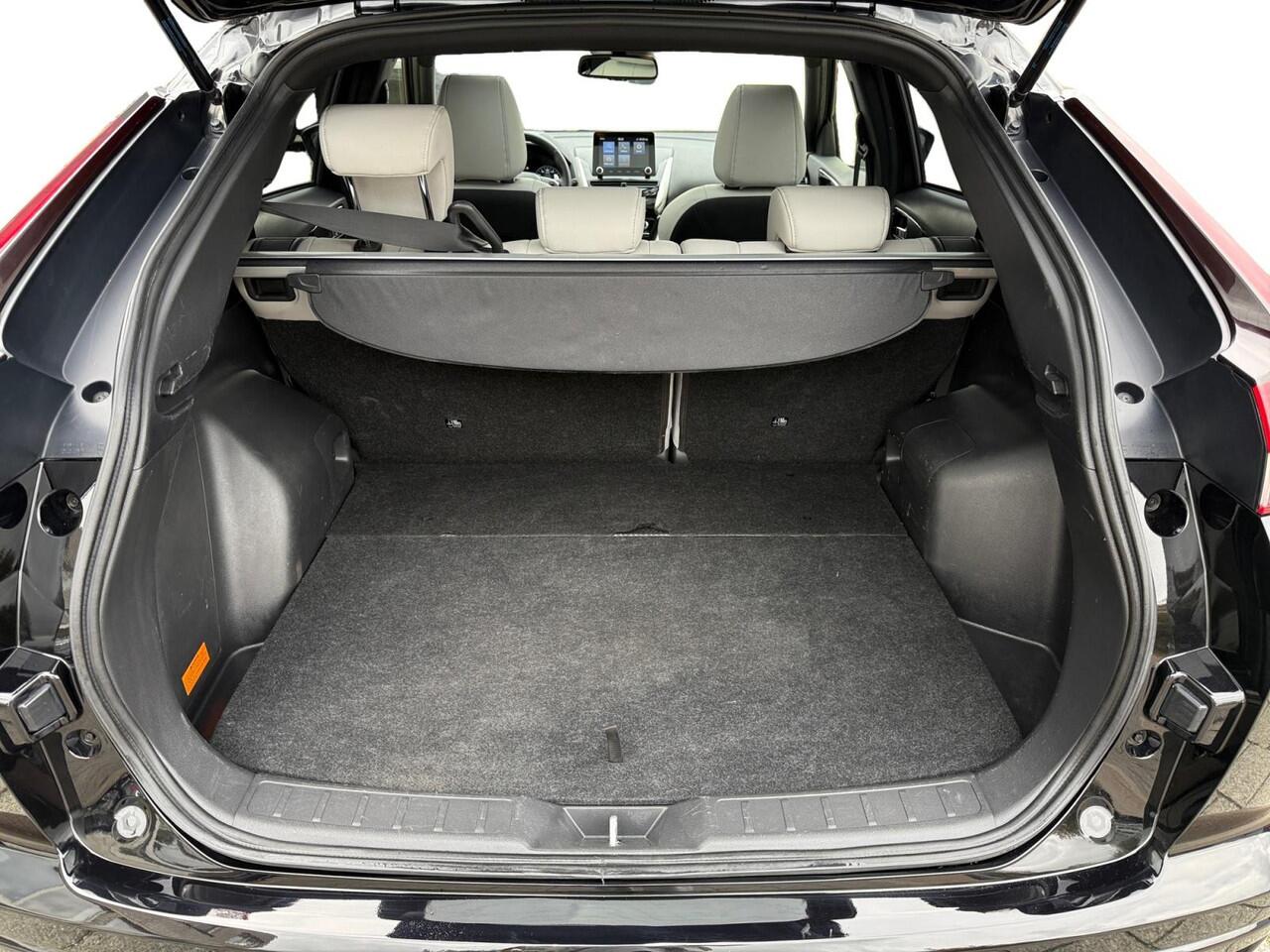 Mitsubishi ECLIPSE Cross Instyle | UNIEK | WIT LEDER | PANO | 360 CAMERA | HUD | GARANTIE 2031