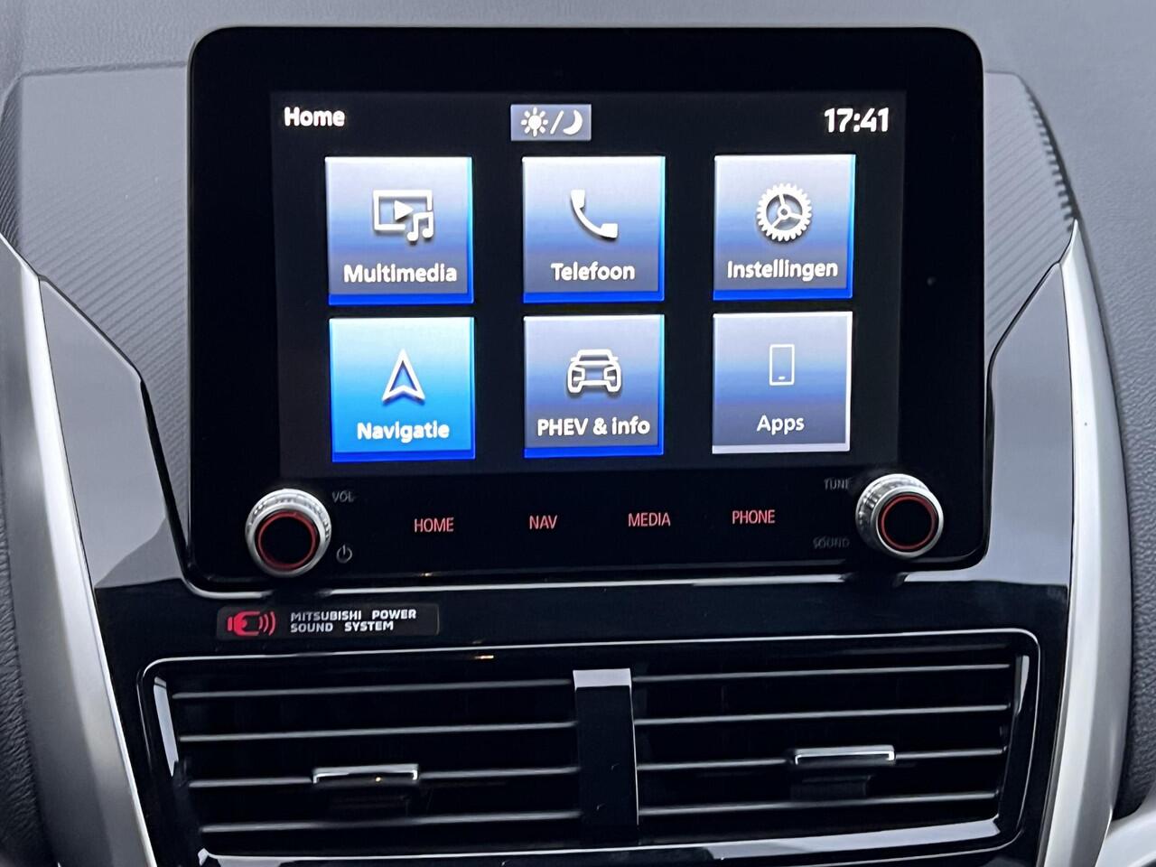 Mitsubishi ECLIPSE Cross 2.4 PHEV Business Executive 4WD Automaat / Fabrieksgarantie tot 11-2031 mogelijk ** / Goed onderhouden / Camera 360° / Stuur-, stoel- en achterbankverwarming / Adaptieve Cruise Control / Apple Carplay Android / 18" LM wielen met All Season banden /