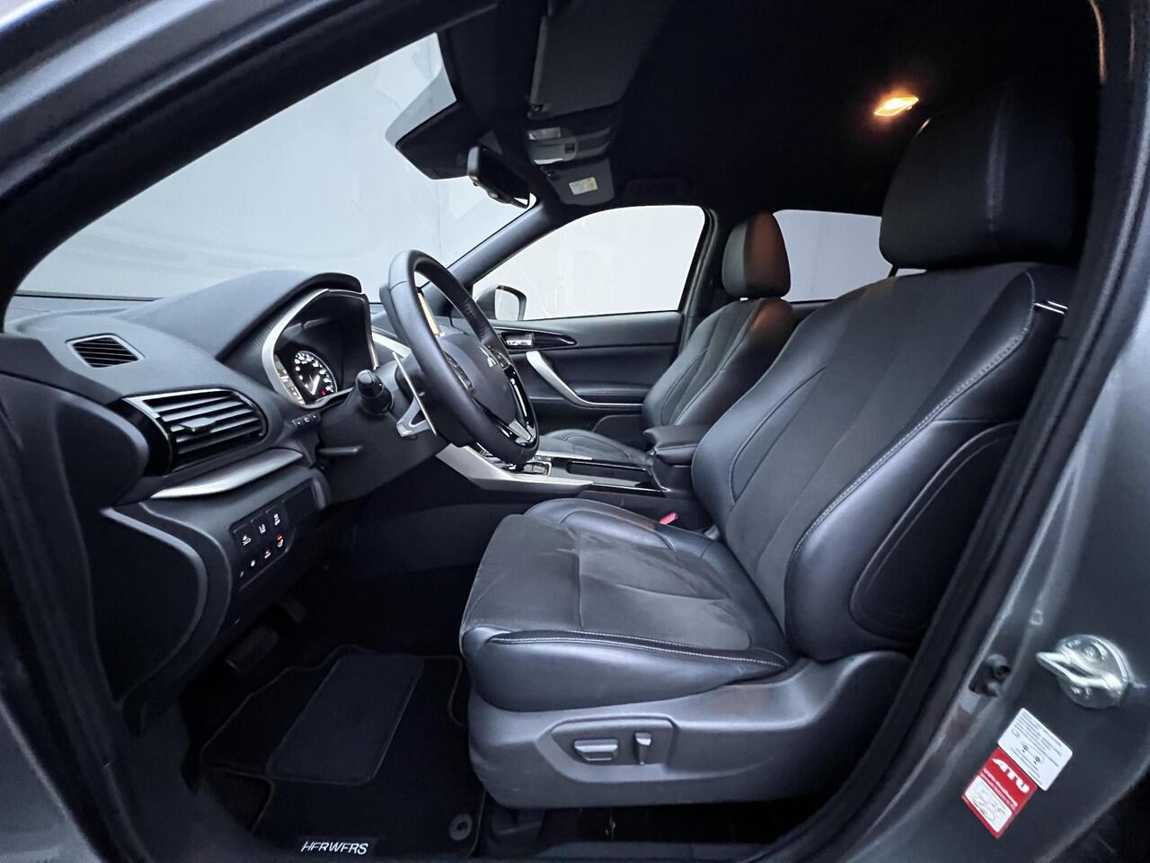 Mitsubishi ECLIPSE Cross 2.4 PHEV Business Executive 4WD Automaat / Fabrieksgarantie tot 11-2031 mogelijk ** / Goed onderhouden / Camera 360° / Stuur-, stoel- en achterbankverwarming / Adaptieve Cruise Control / Apple Carplay Android / 18" LM wielen met All Season banden /