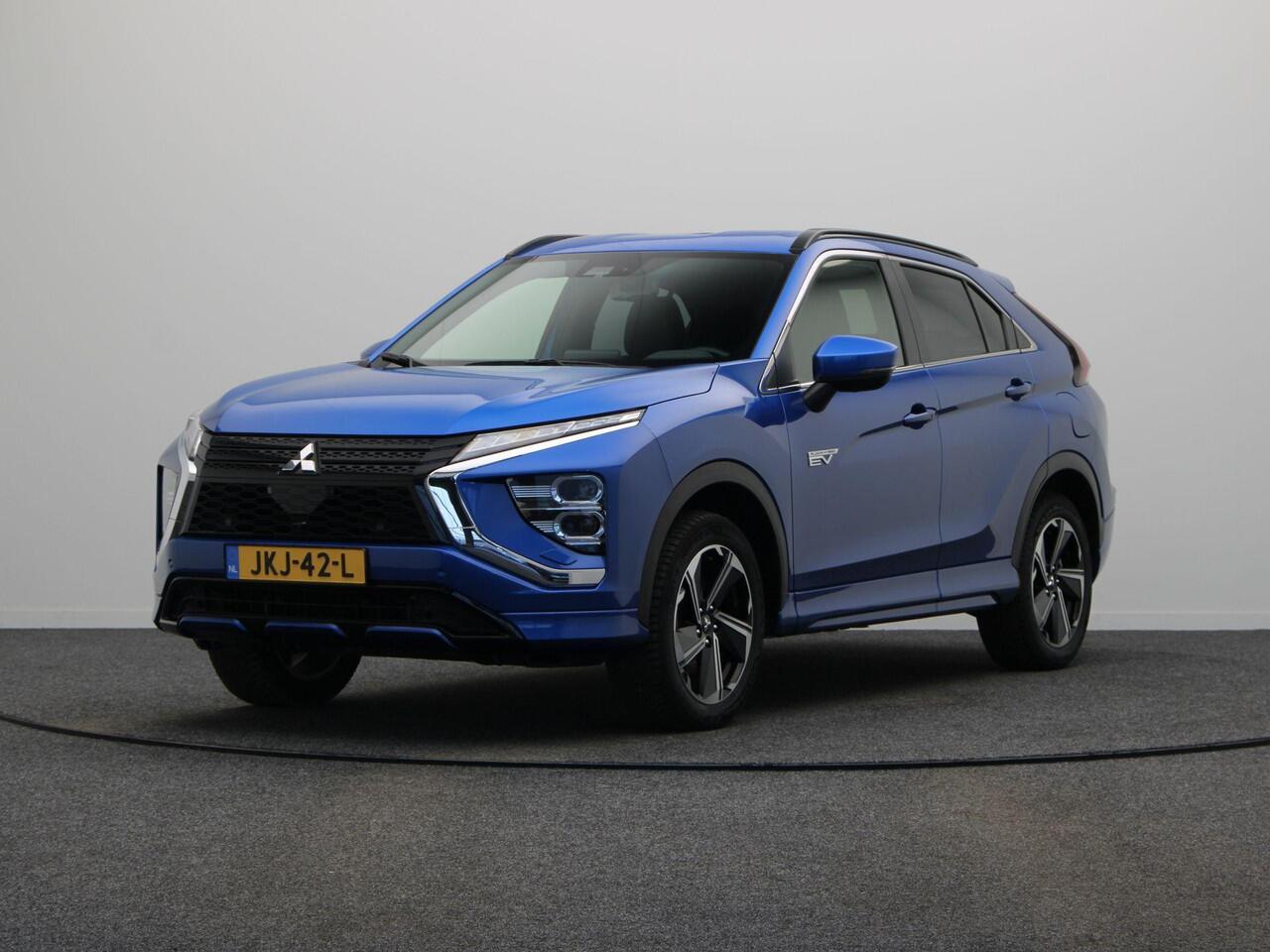 Mitsubishi ECLIPSE Cross 2.4 PHEV Business Executive | Standkachel | Stoel en stuurwielverwarming | Clima | Keyless | 360 camera.