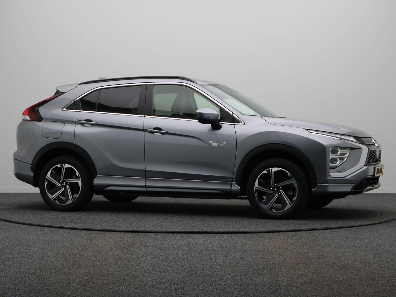Mitsubishi ECLIPSE Cross 2.4 PHEV Intense | Stoel-stuur verwarming | Adaptive Cruise Control | Climate Control | Lichtmetalen wielen |