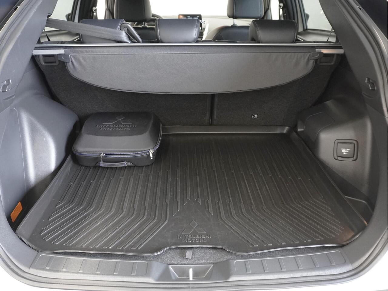 Mitsubishi ECLIPSE Cross 2.4 PHEV Executive | Navigatie | 360° camera | Adaptieve cruise control | Stuurverwarming