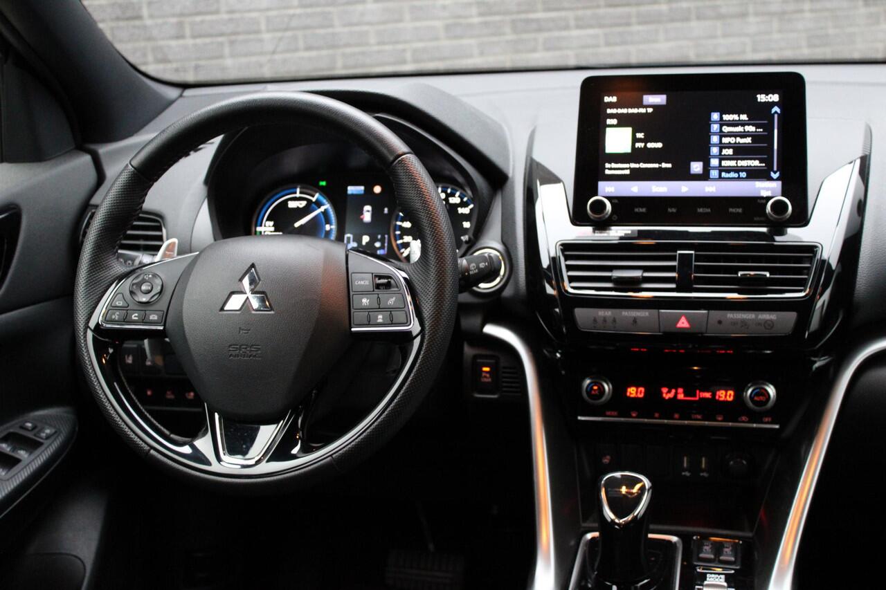 Mitsubishi ECLIPSE Cross 2.4 PHEV Black Edition Automaat, Navigatie, Cruise/Climate control, Apple carplay/Android auto, 360 Camera, Audio/Bluetooth/DAB