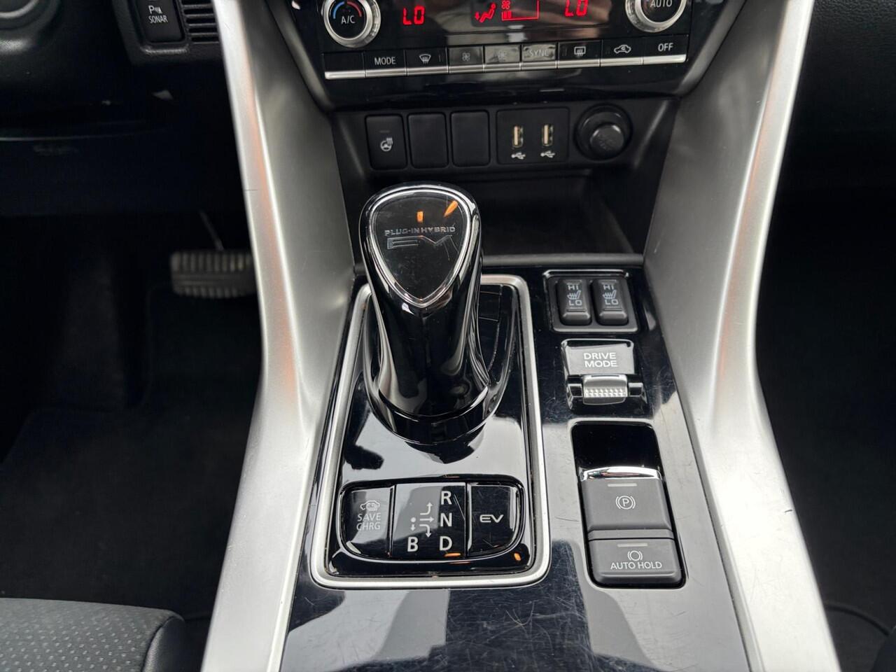 Mitsubishi ECLIPSE Cross 2.4 PHEV Executive | 360 CAMERA | STOELVERWARMING | APPLE CARPLAY / ANDROID AUTO | GARANTIE 2031