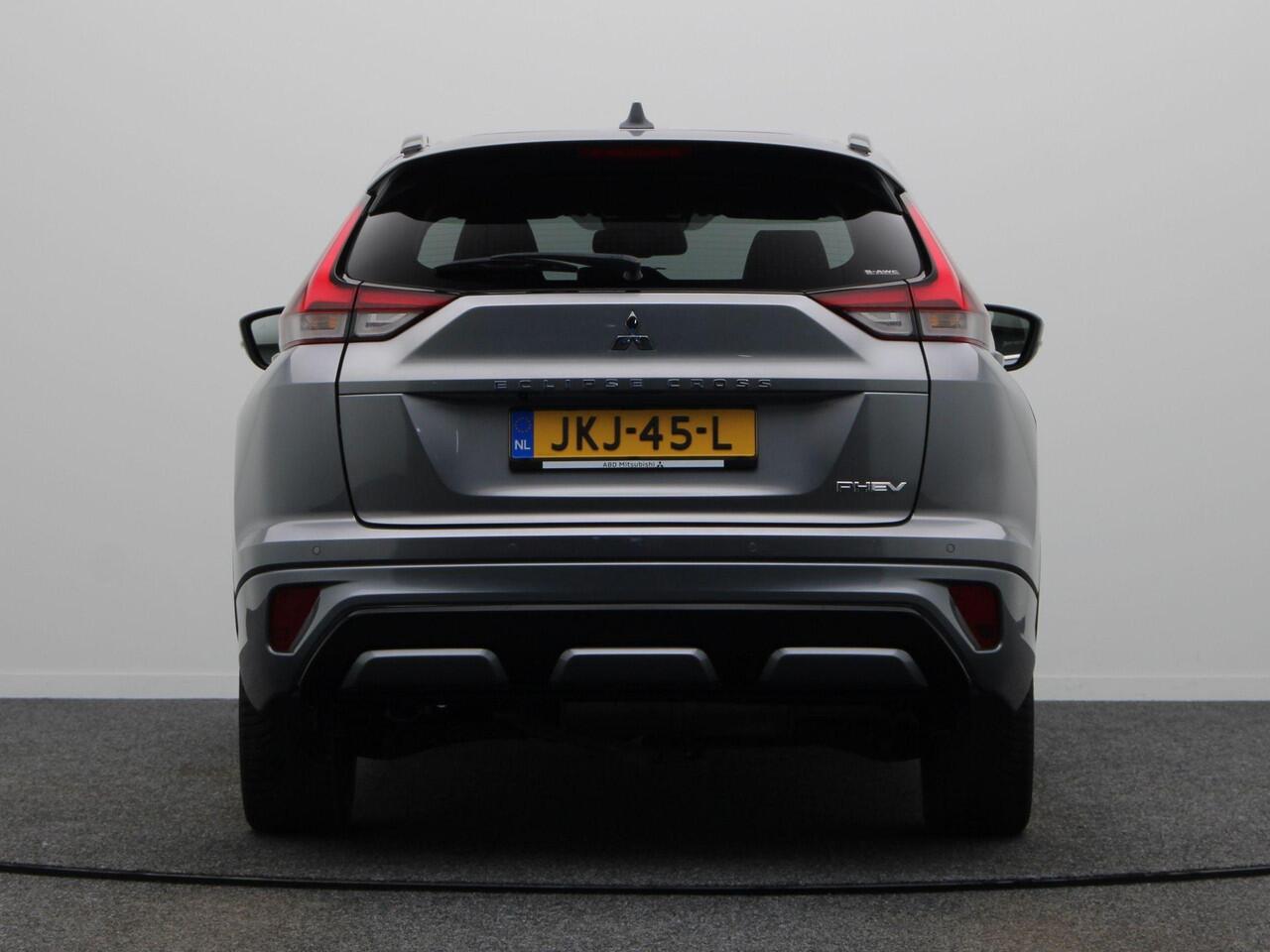 Mitsubishi ECLIPSE Cross 2.4 PHEV Intense | Stoel-stuur verwarming | Adaptive Cruise Control | Climate Control | Lichtmetalen wielen |