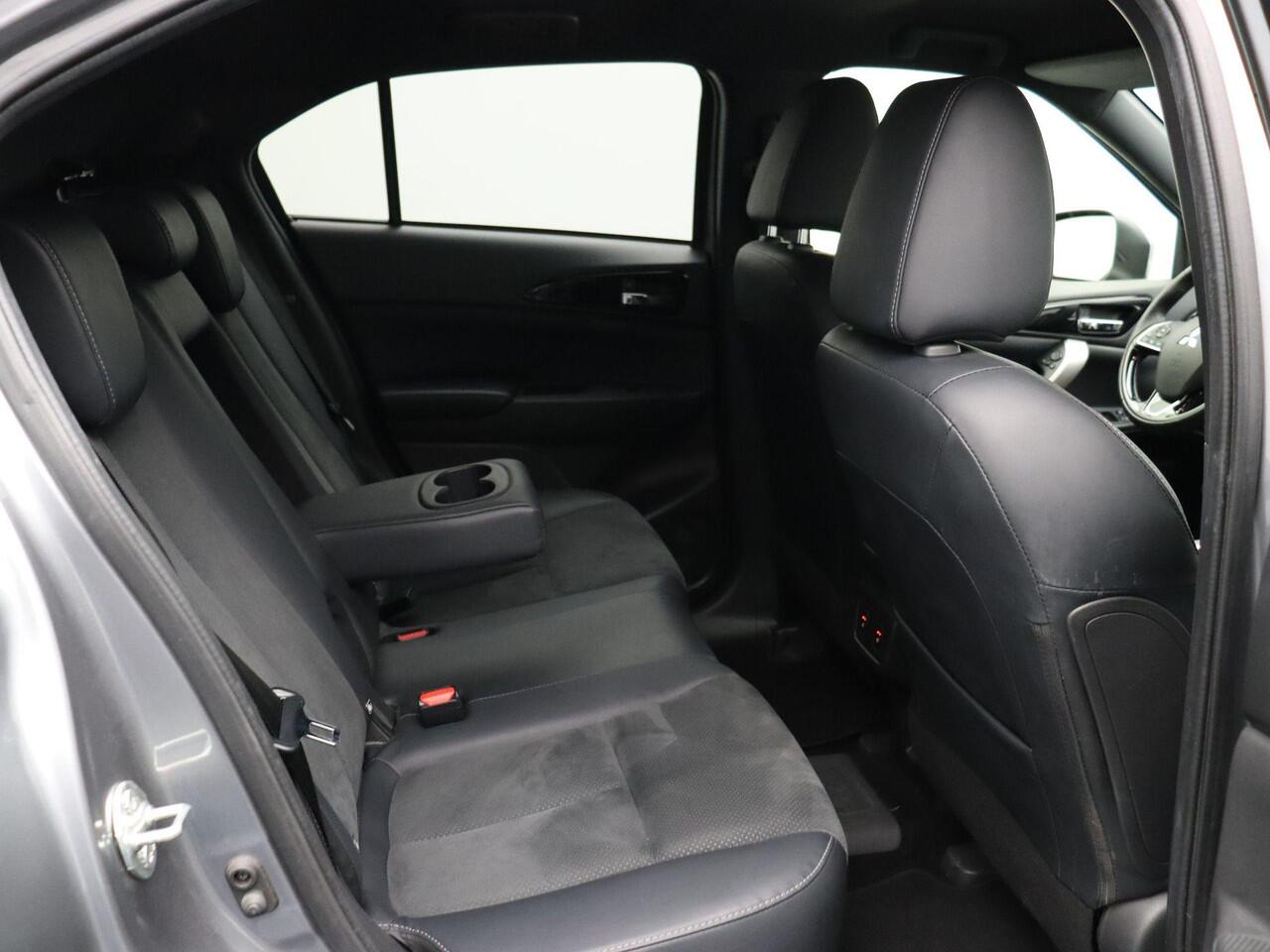 Mitsubishi ECLIPSE Cross 2.4 PHEV Intense | Stoel-stuur verwarming | Adaptive Cruise Control | Climate Control | Lichtmetalen wielen |