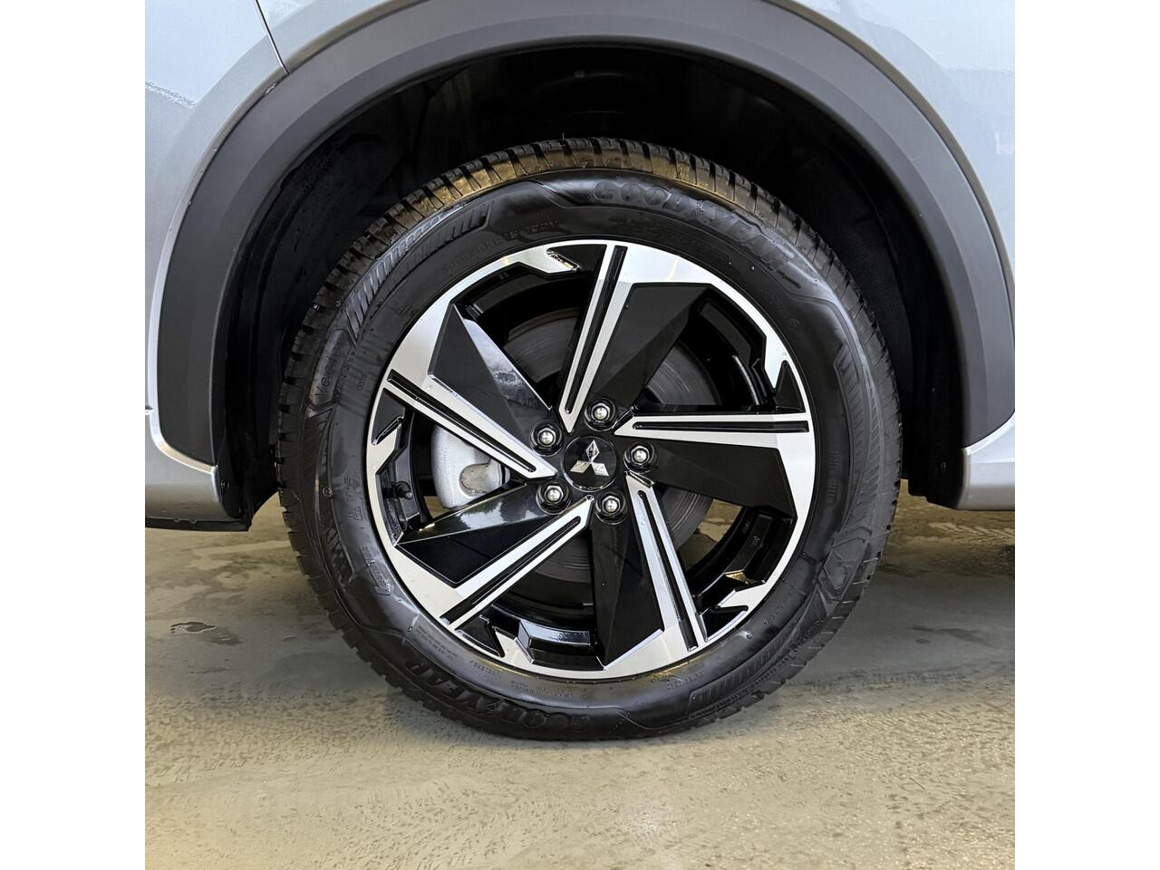 Mitsubishi ECLIPSE Cross 2.4 PHEV Executive | ALL-Season | 360 Camera | PDC V+A | Stoelverw. | Navi | All-in rijklaarprijs