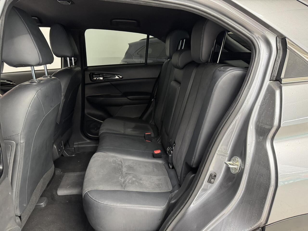 Mitsubishi ECLIPSE Cross 2.4 PHEV Business Executive | Navigatie | 360° Camera | Cruise control adaptief | Stoel + stuurverwarming | All-Season Banden |