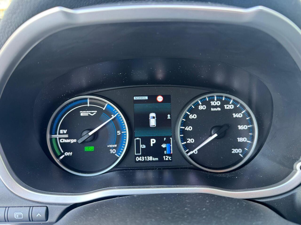 Mitsubishi ECLIPSE Cross 2.4 PHEV Intense+