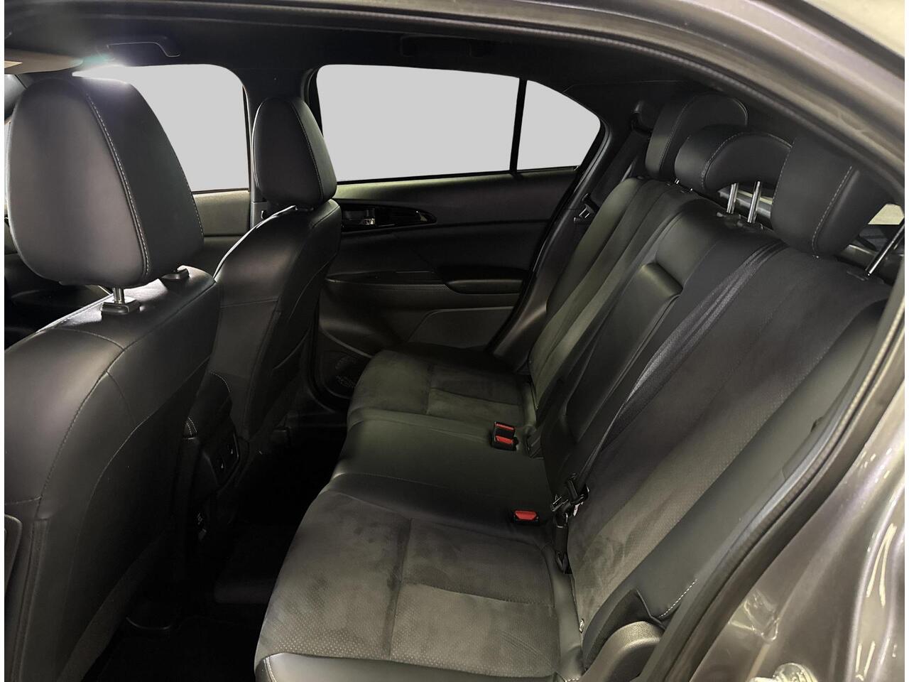 Mitsubishi ECLIPSE Cross 2.4 PHEV Executive 360camera, Dodehoek detectie