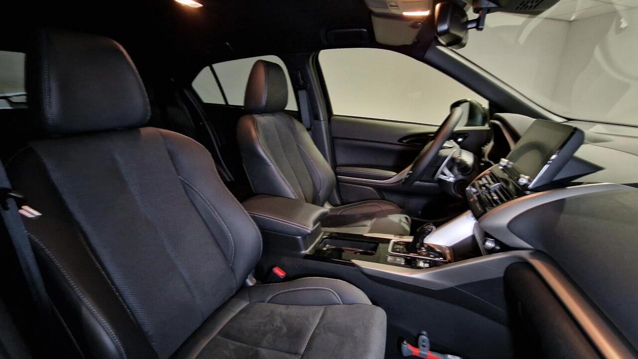 Mitsubishi ECLIPSE Cross 2.4 PHEV Intense+ | Navigatie | Camera |