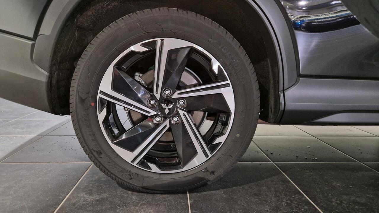 Mitsubishi ECLIPSE Cross 2.4 PHEV Intense+ | Navigatie | Camera |