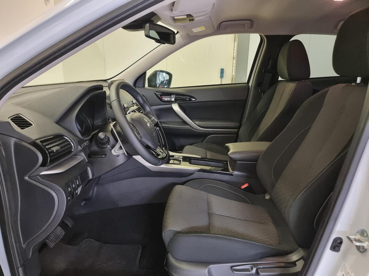 Mitsubishi ECLIPSE Cross 2.4 PHEV Intense | Apple Carplay & Android Auto | Achteruitrijcamera | Climate Control |