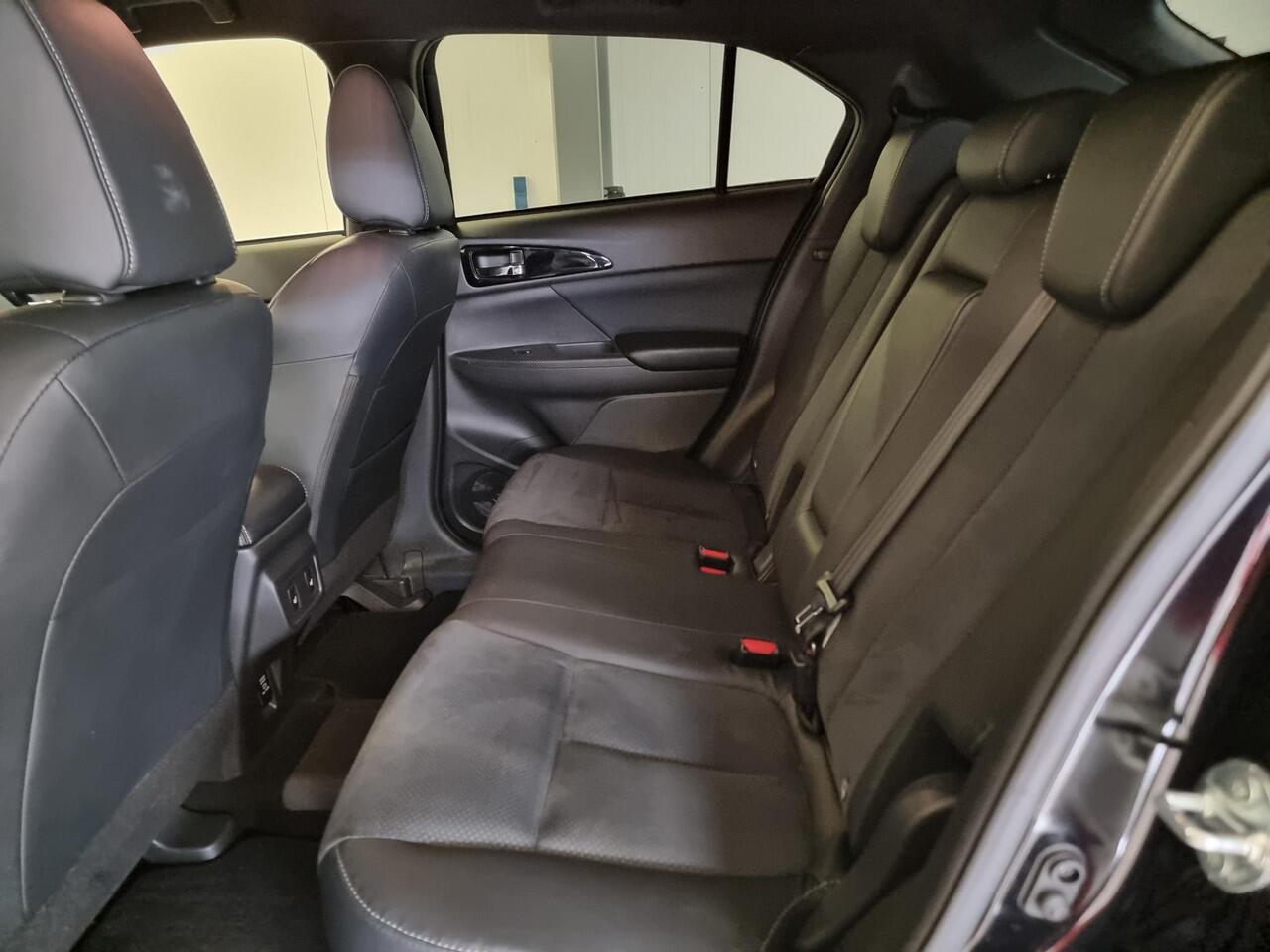 Mitsubishi ECLIPSE Cross 2.4 PHEV Executive | 360º Camera | Trekhaak | Navigatie |