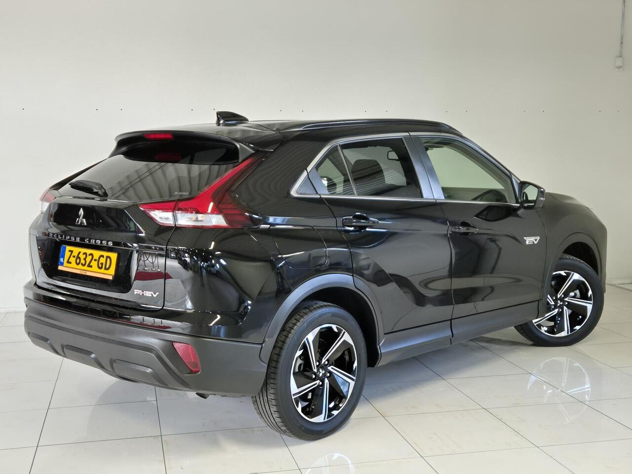 Mitsubishi ECLIPSE Cross 2.4 PHEV Intense | Apple CarPlay / Android Auto navigatie | Stoelverwarming |