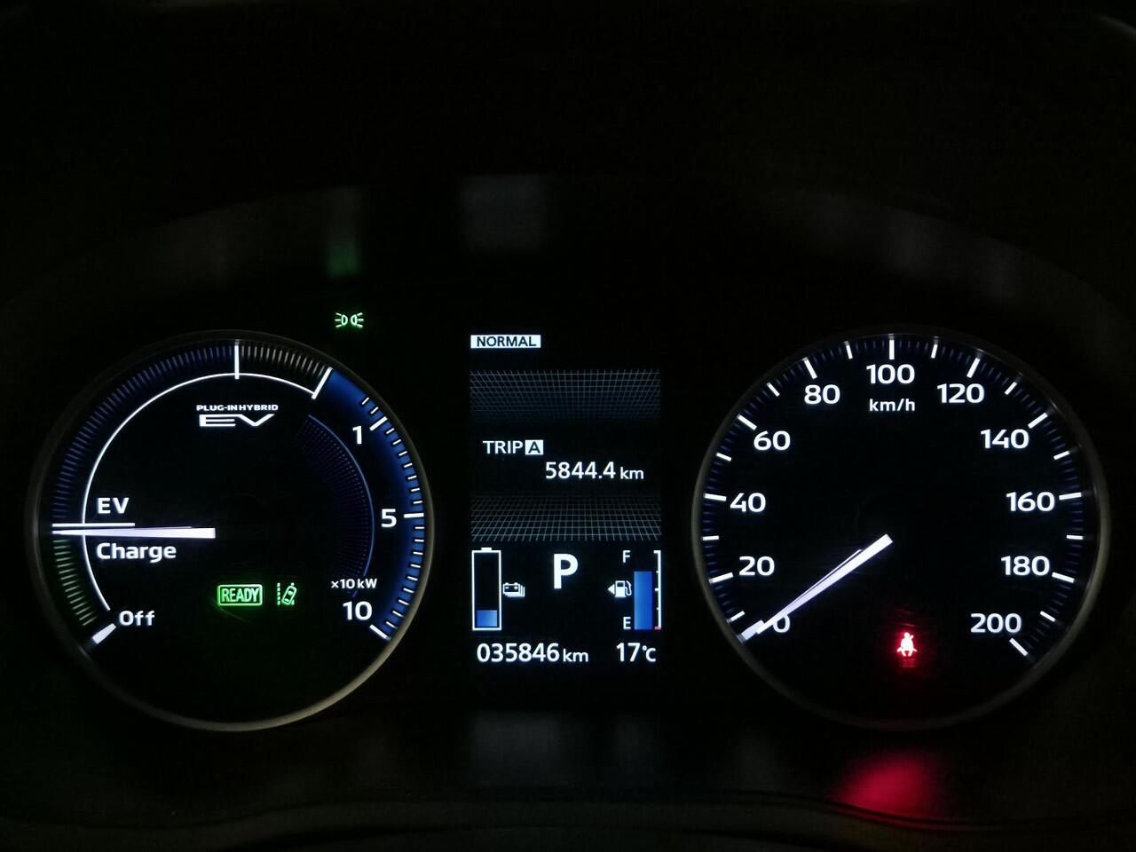 Mitsubishi ECLIPSE Cross 2.4 PHEV Intense | Apple CarPlay / Android Auto navigatie | Stoelverwarming |