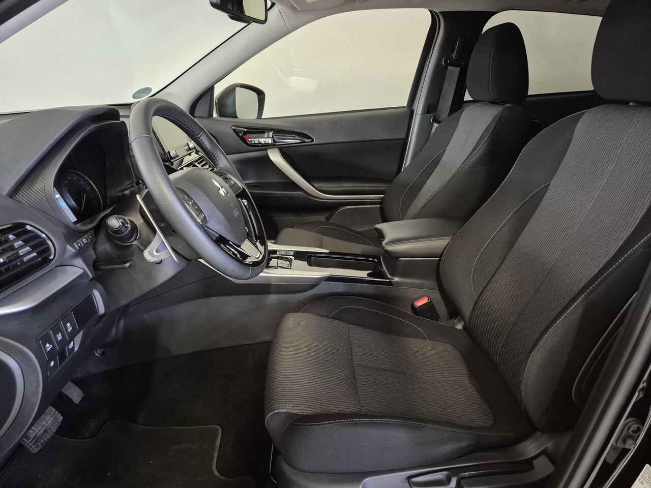 Mitsubishi ECLIPSE Cross 2.4 PHEV Intense | Apple CarPlay / Android Auto navigatie | Stoelverwarming |