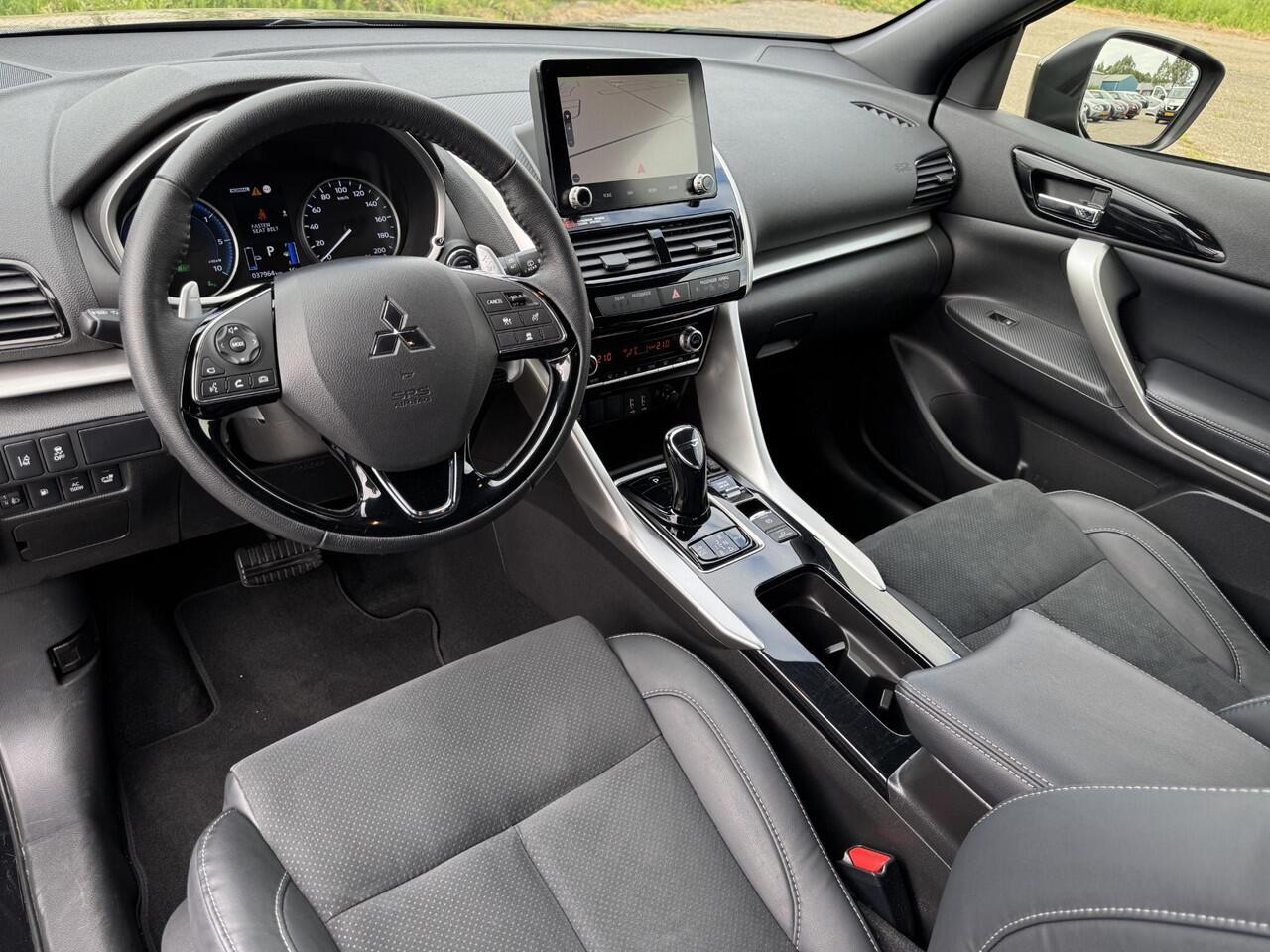 Mitsubishi ECLIPSE Cross 2.4 PHEV Executive | Stuur- + Stoelverwarming | Dodehoek Detectie | Adapt. Cruise Control | 360° Camera | Rijklaarprijs!