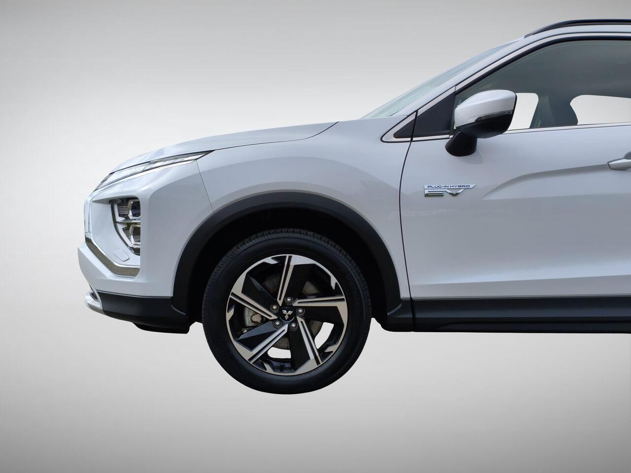 Mitsubishi ECLIPSE Cross 2.4 PHEV Intense+ | Navigatie | Camera | Stoelverwarming | Apple Carplay/Android Auto | Keyless Entry | LED Koplampen | Rijklaarprijs!