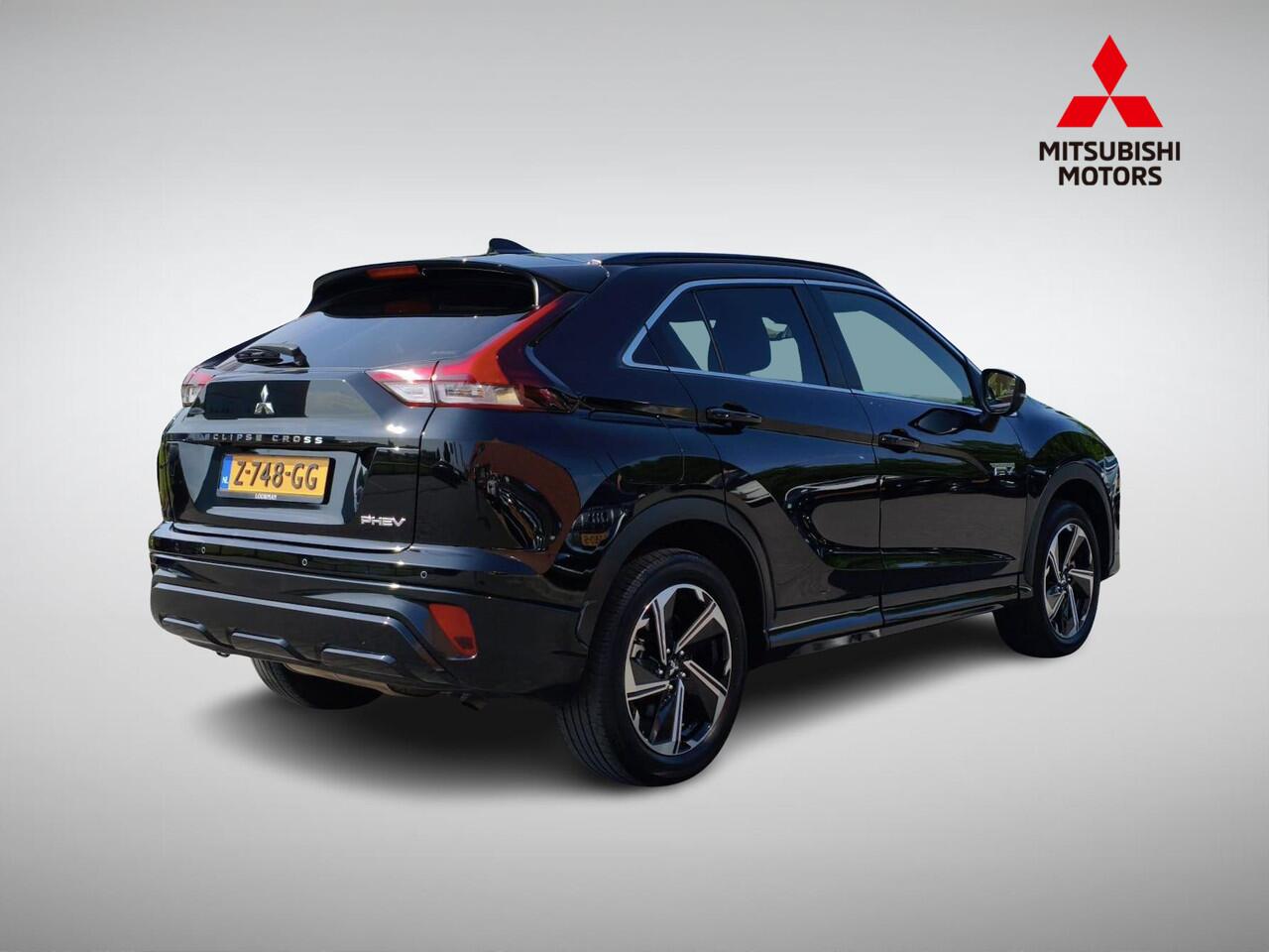 Mitsubishi ECLIPSE Cross 2.4 PHEV Executive | Stuur- + Stoelverwarming | Dodehoek Detectie | Adapt. Cruise Control | 360° Camera | Rijklaarprijs!