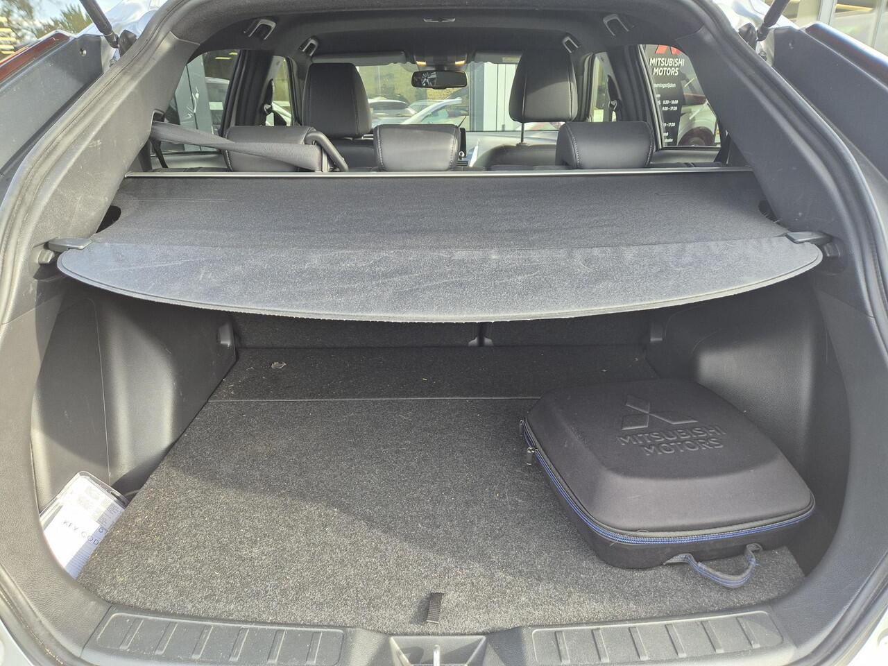 Mitsubishi ECLIPSE Cross 2.4 PHEV Intense+ | Zeer compleet | 1e eig |