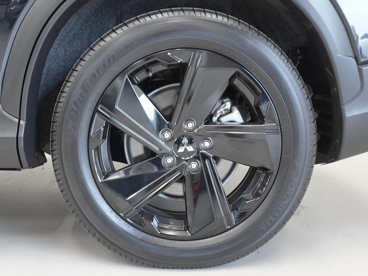 Mitsubishi ECLIPSE Cross 2.4 PHEV Black Edition | NL Auto | 360 Camera | Adaptive Cruise | Garantie tot 20-8-2032!