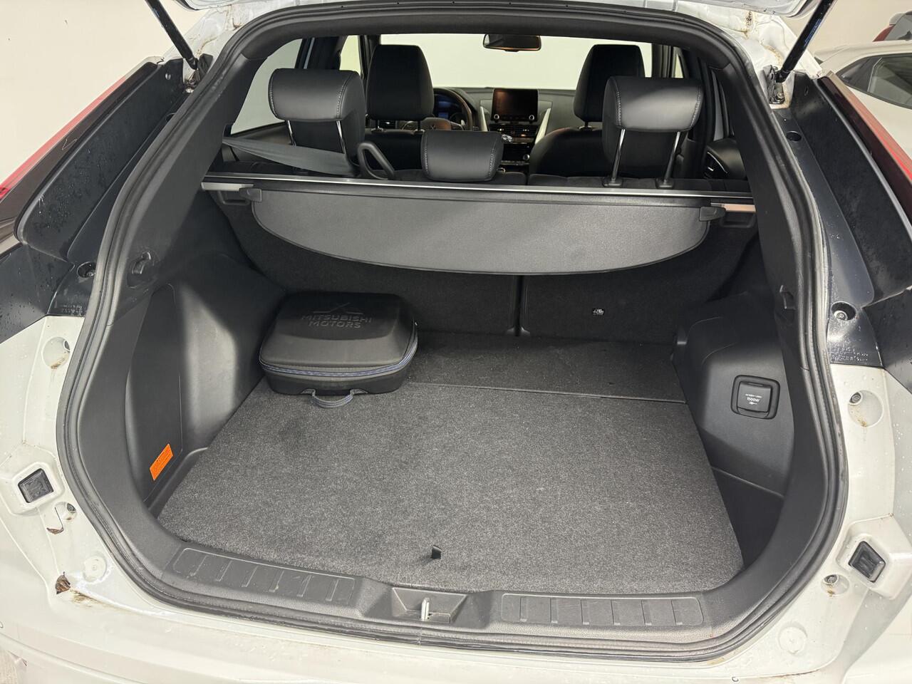 Mitsubishi ECLIPSE Cross 2.4 PHEV Business Executive | Navigatie | 360° Camera | Cruise control adaptief | Stoel + Stuurverwarming |