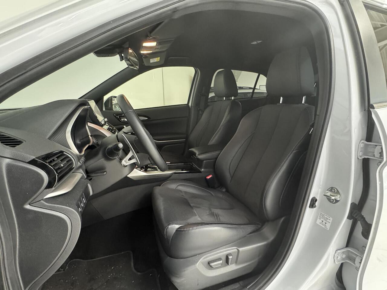 Mitsubishi ECLIPSE Cross 2.4 PHEV Business Executive | Navigatie | 360° Camera | Cruise control adaptief | Stoel + Stuurverwarming |